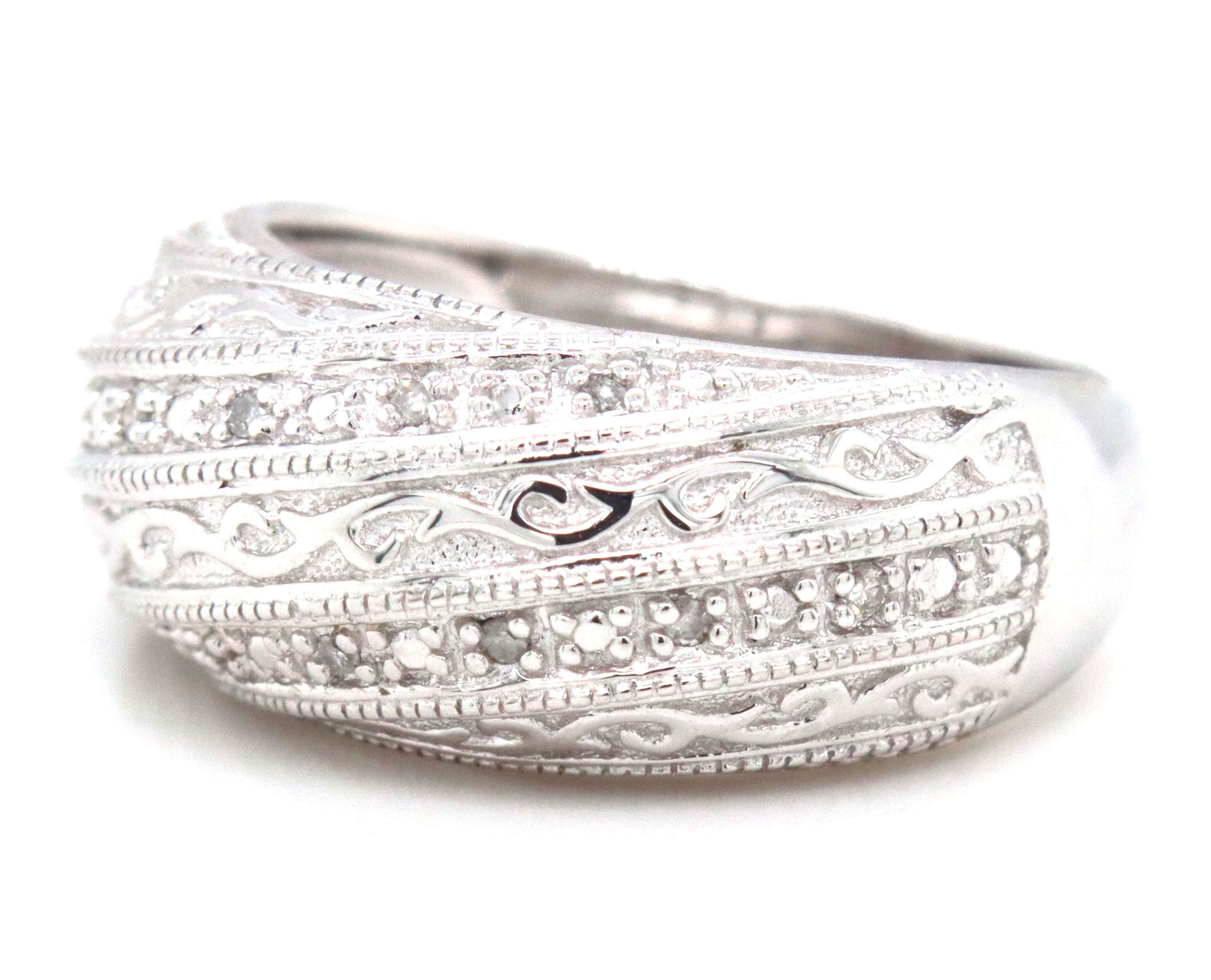925 Sterling silver ring with diamond accents