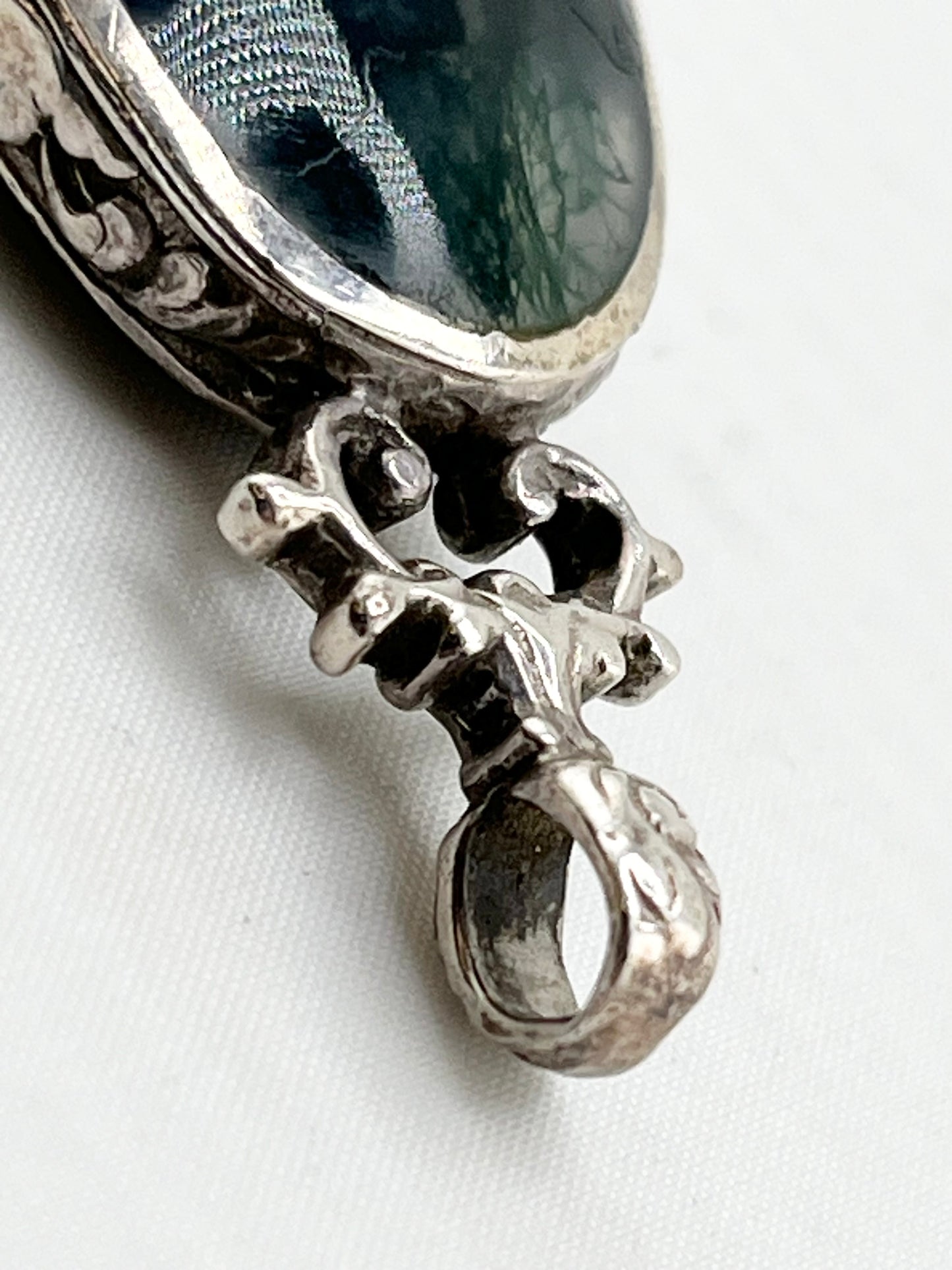 925 Sterling Silver Vintage Victorian Style Large oval Banded Agate Pendant
