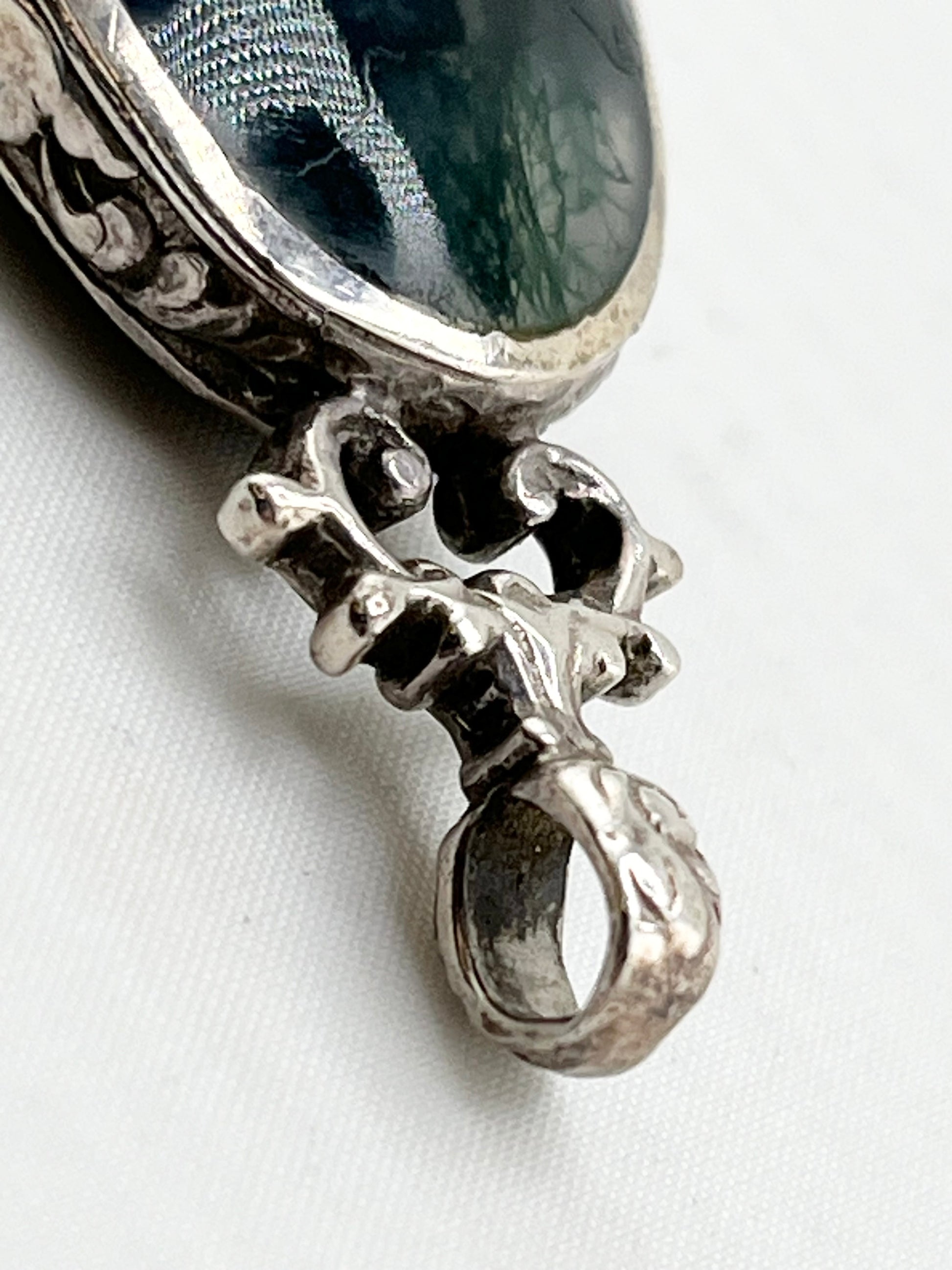 925 Sterling Silver Vintage Victorian Style Large oval Banded Agate Pendant