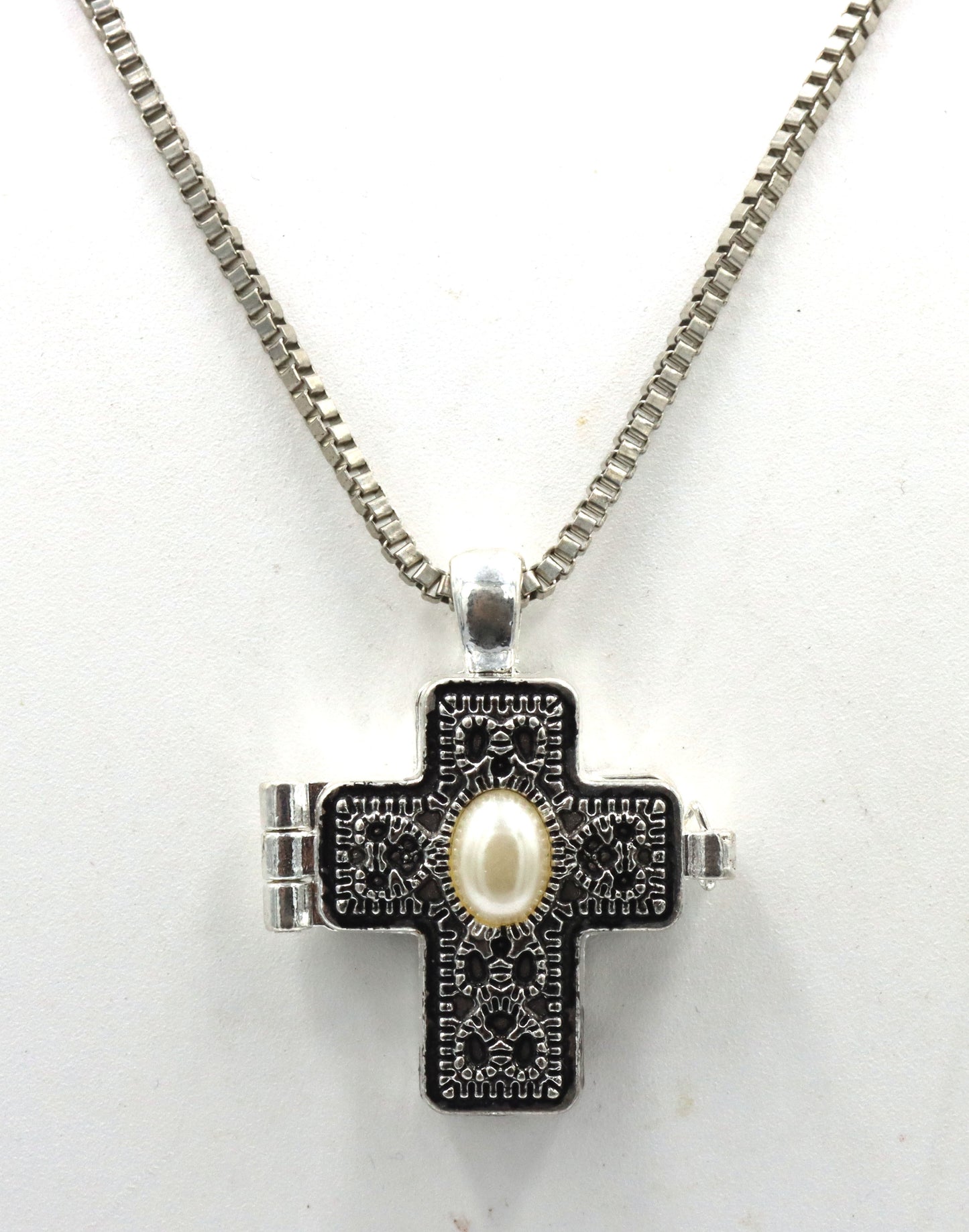 925 Sterling silver cross locket pendant on box chain necklace