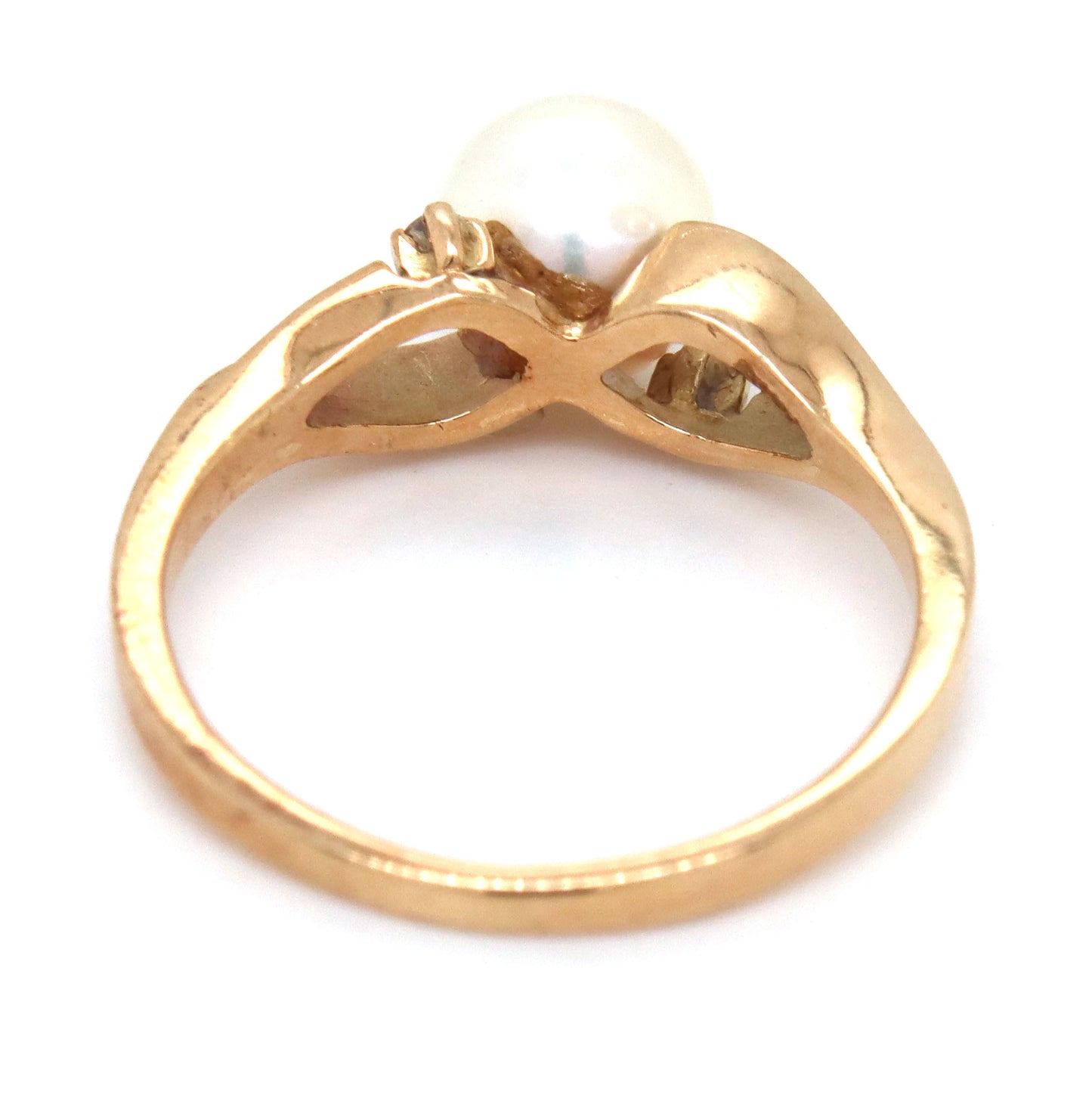 14kt Yellow gold pearl ring