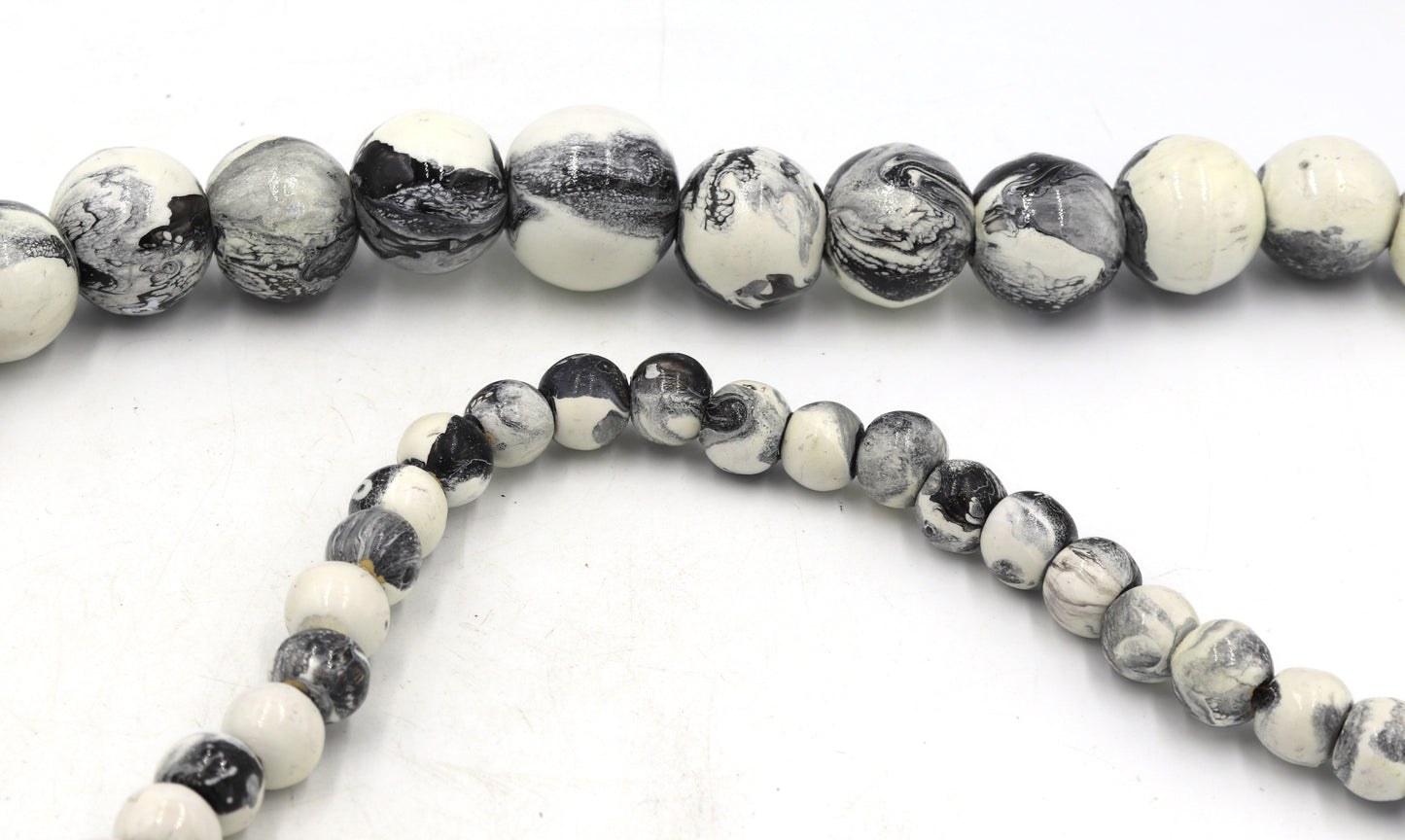 Set of black and white wooden necklace, Bracelet and earrings