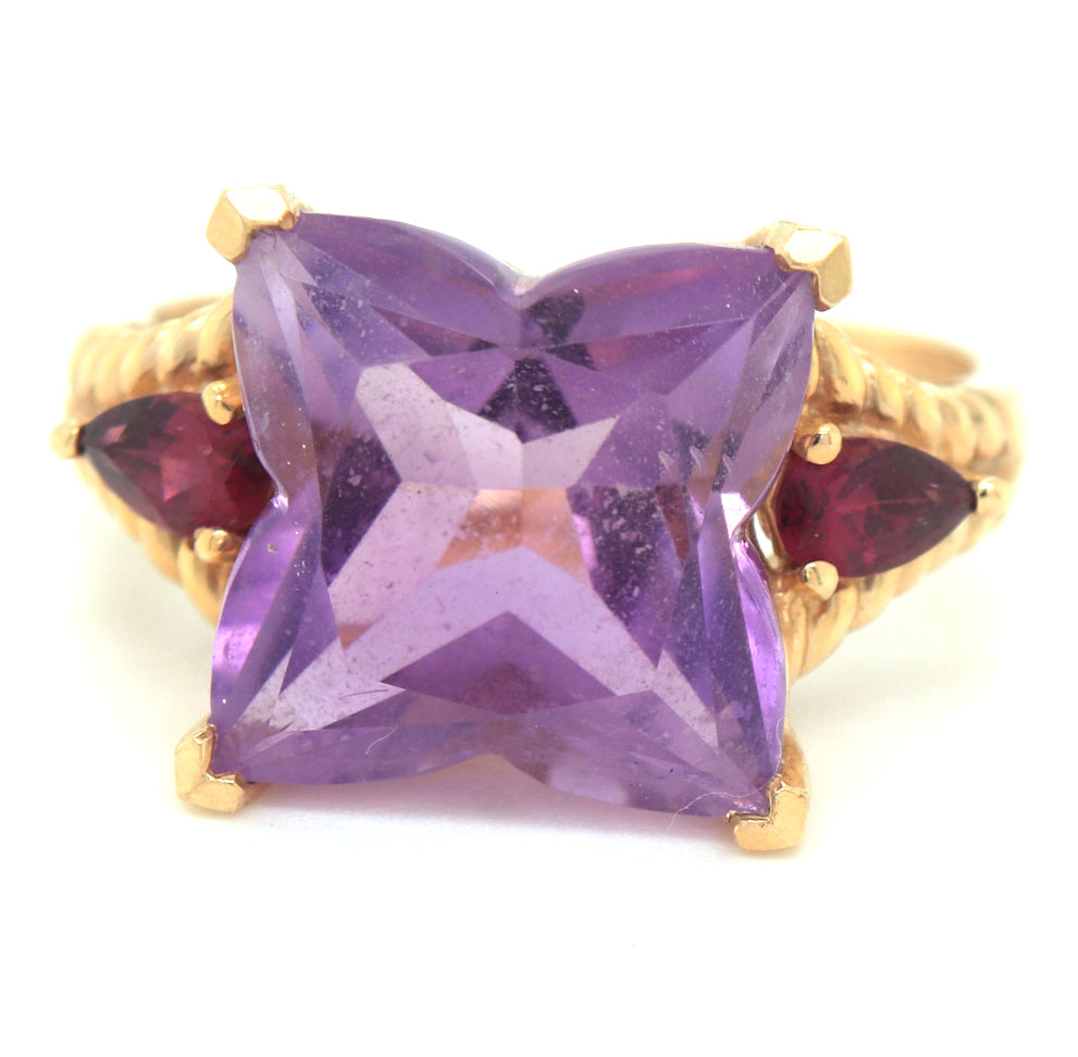 14kt Yellow gold Amethyst cocktail ring