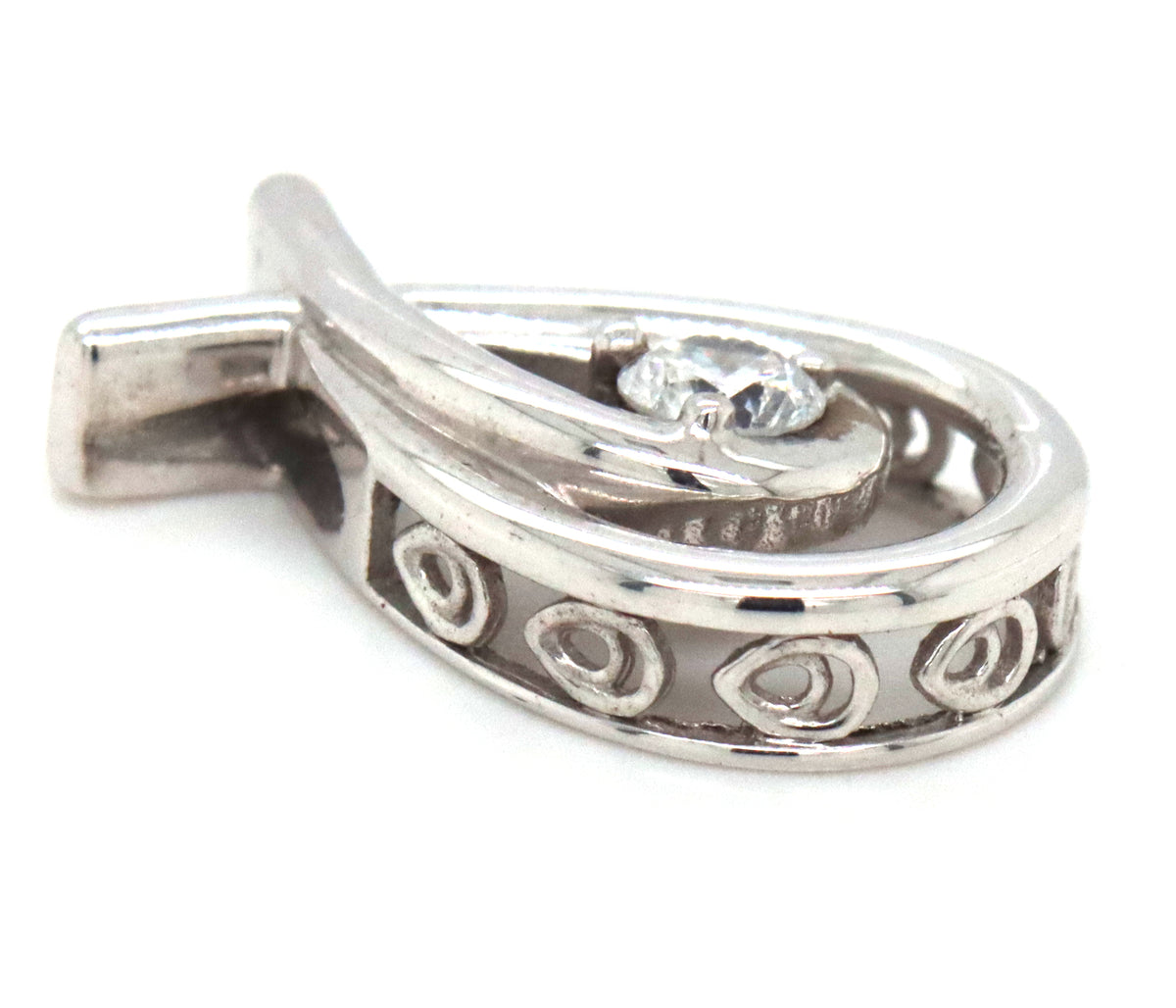 10kt White gold diamond pendant
