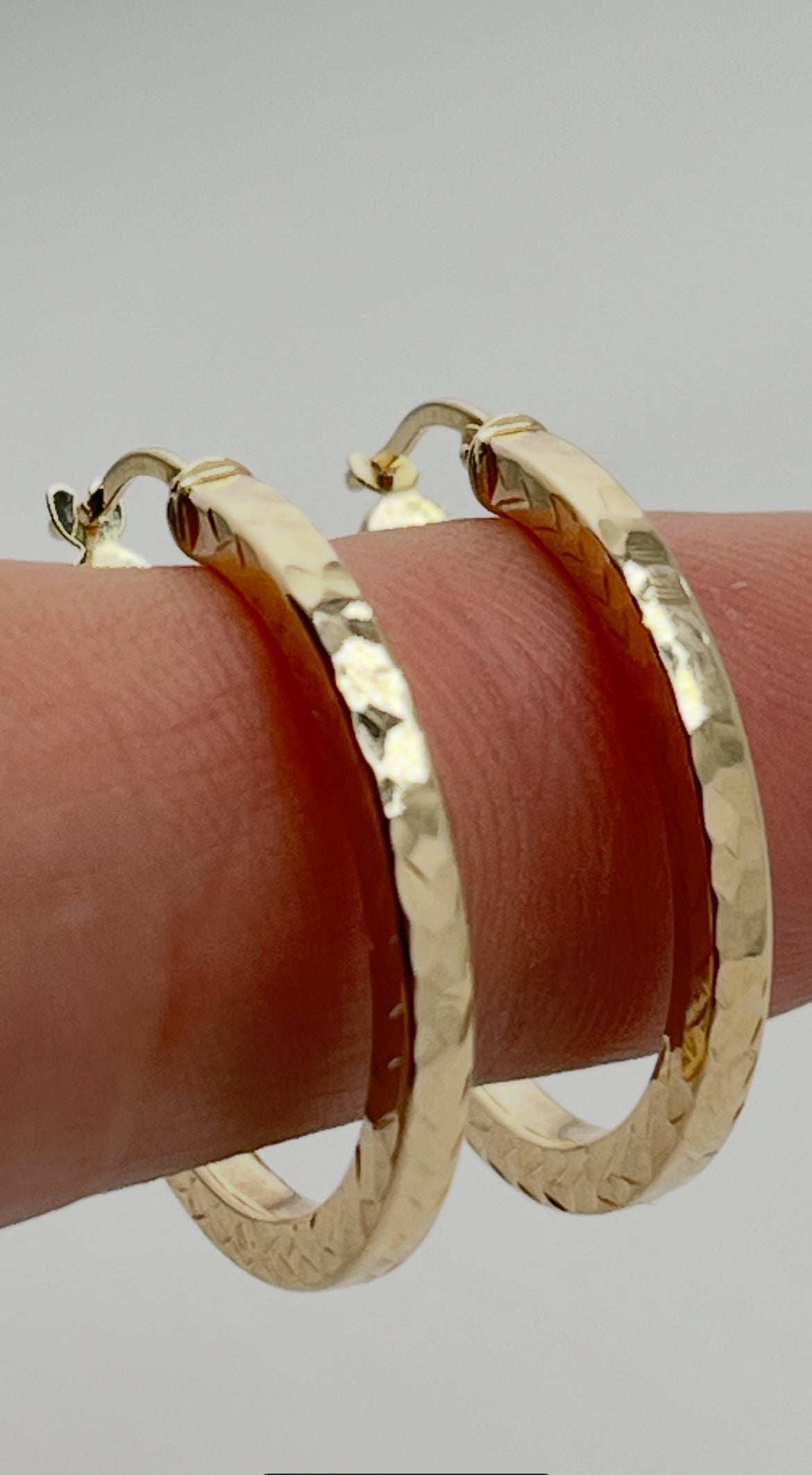 14KT Yellow Gold Hammered 25mm Hoop Earrings