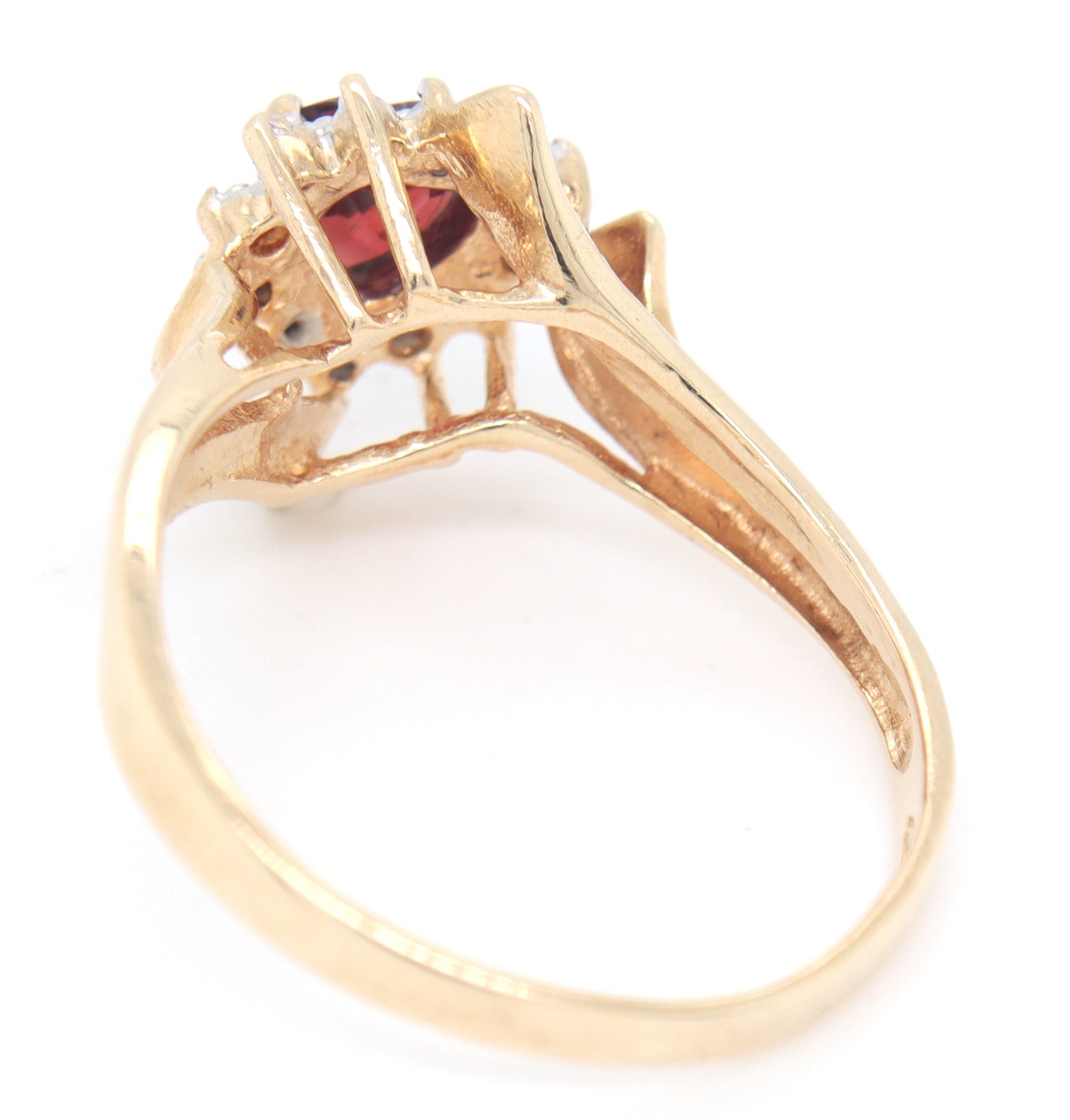 10kt Yellow gold heart shaped Garnet and diamond ring