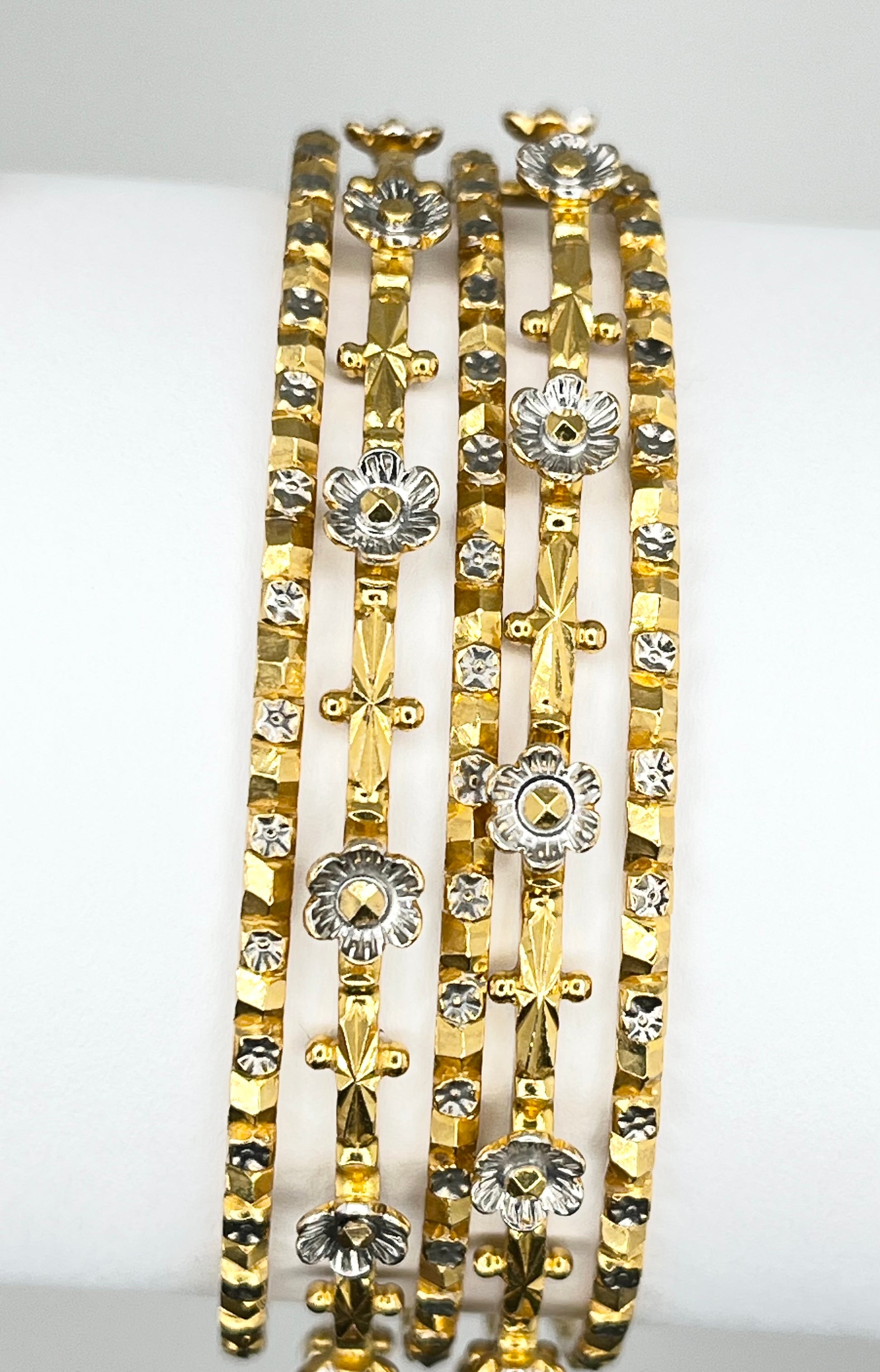 22KT Solid Yellow Gold Hand Made Set Of Five White Gold Flowe Design And Diamond Cut Finish Bangles