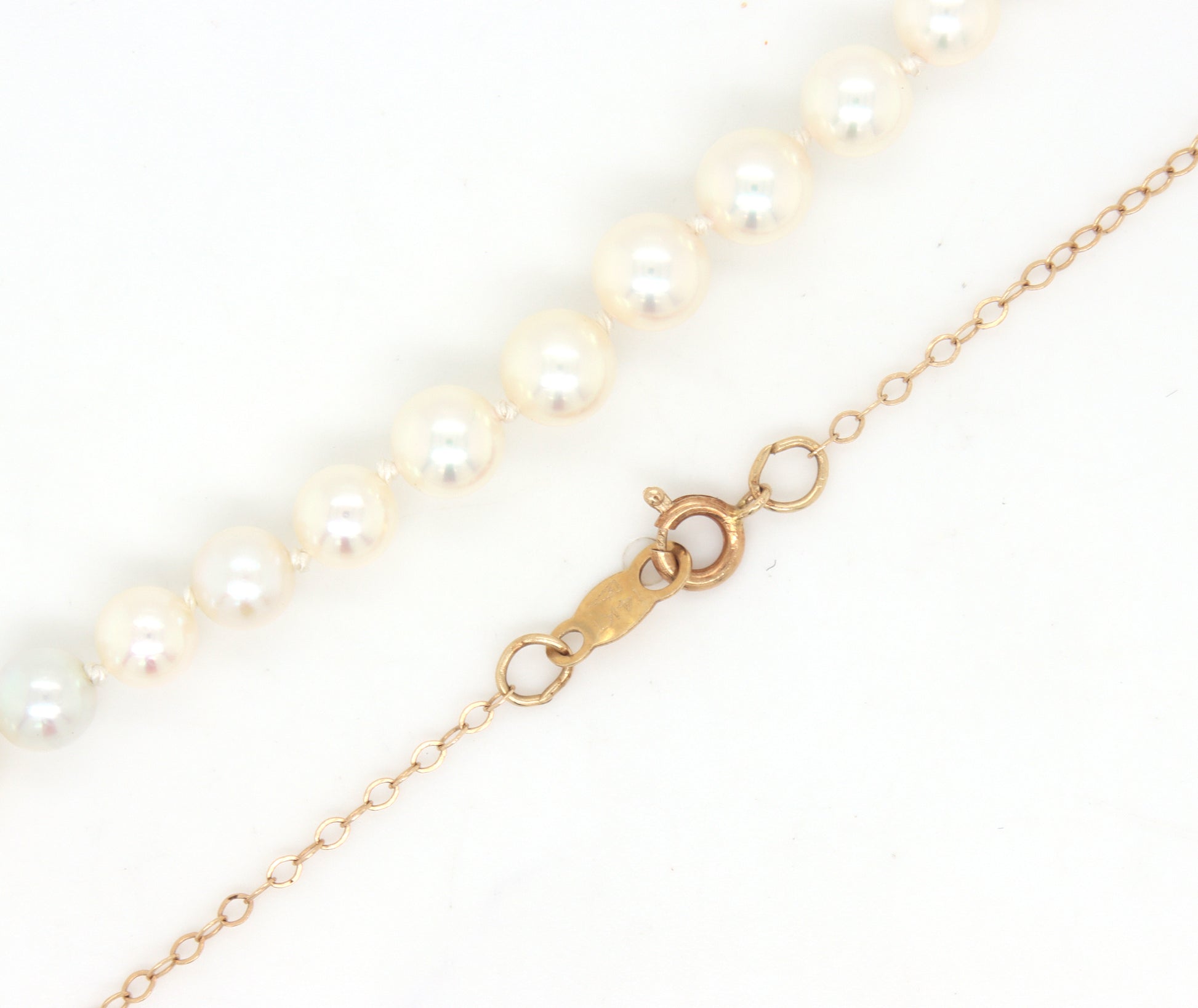14kt Yellow gold white fresh water pearl necklace
