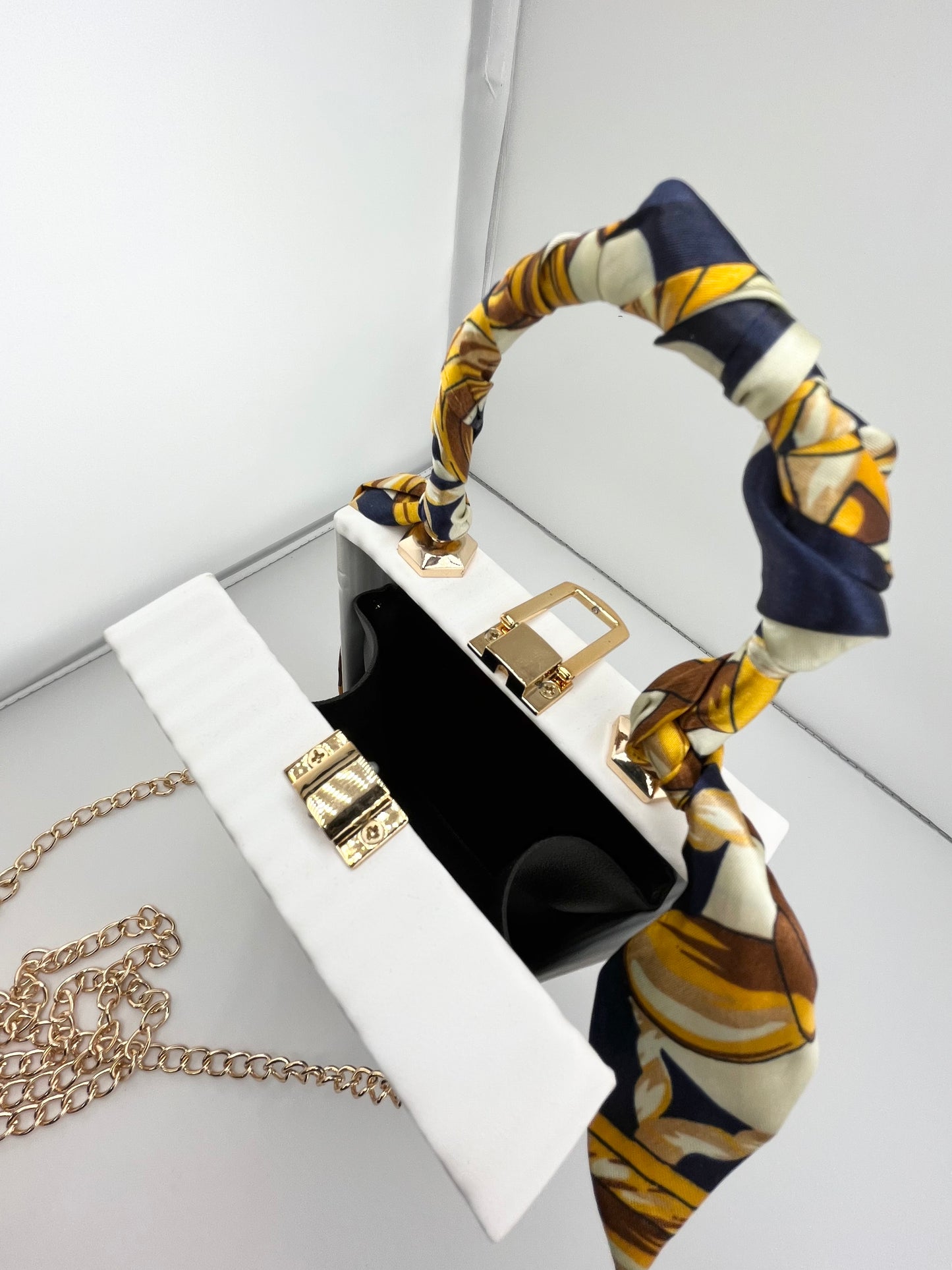 Novelty 3D Lady Face Acrylic CrossBody Hand Bag