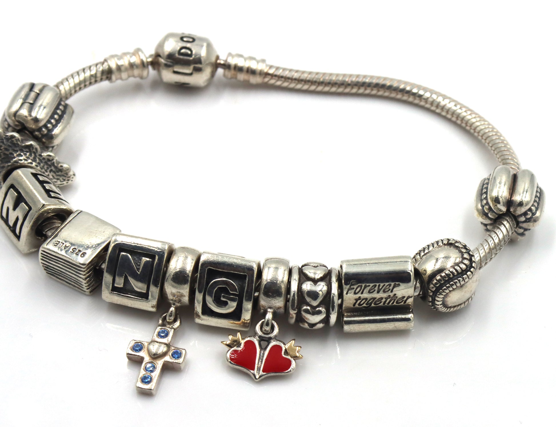 Pandora bracelet with charms in 925 sterling silver