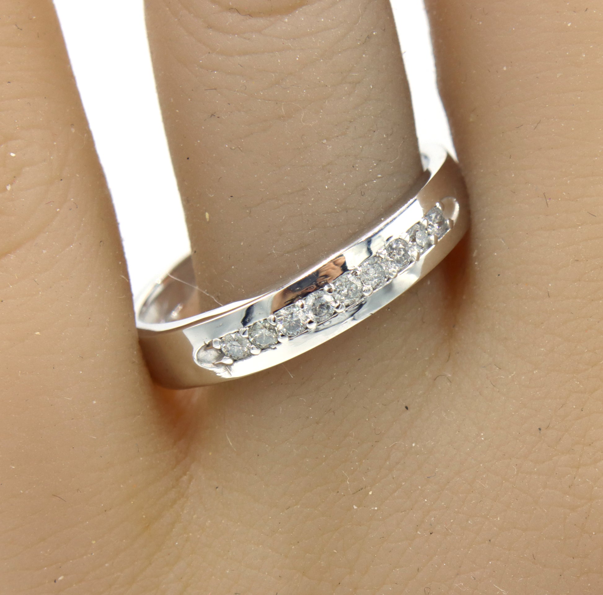 10kt White gold diamond accent band