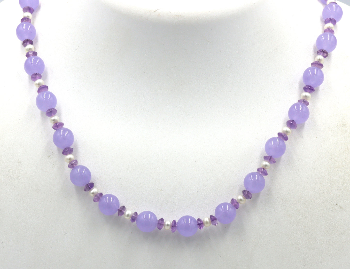 Amethyst and pearl beaded necklace