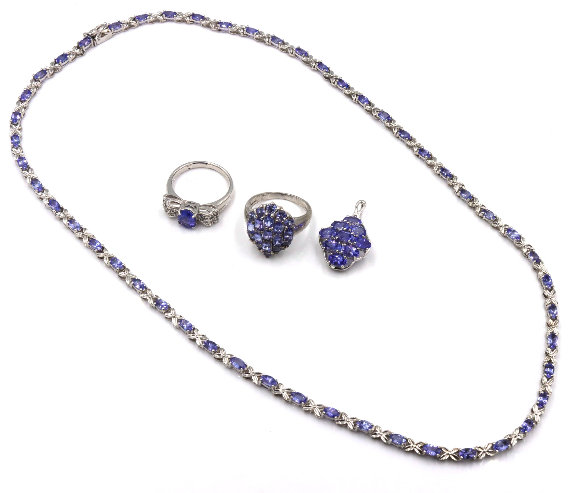 Set of 925 Sterling silver necklace, Pendant and 2 rings