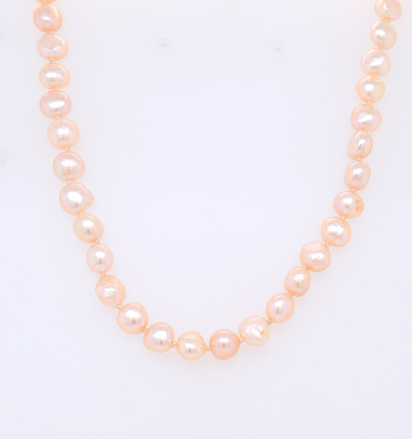 Set of Pink Pearl Necklace, Bracelet and Stud Earrings in Yellow Gold
