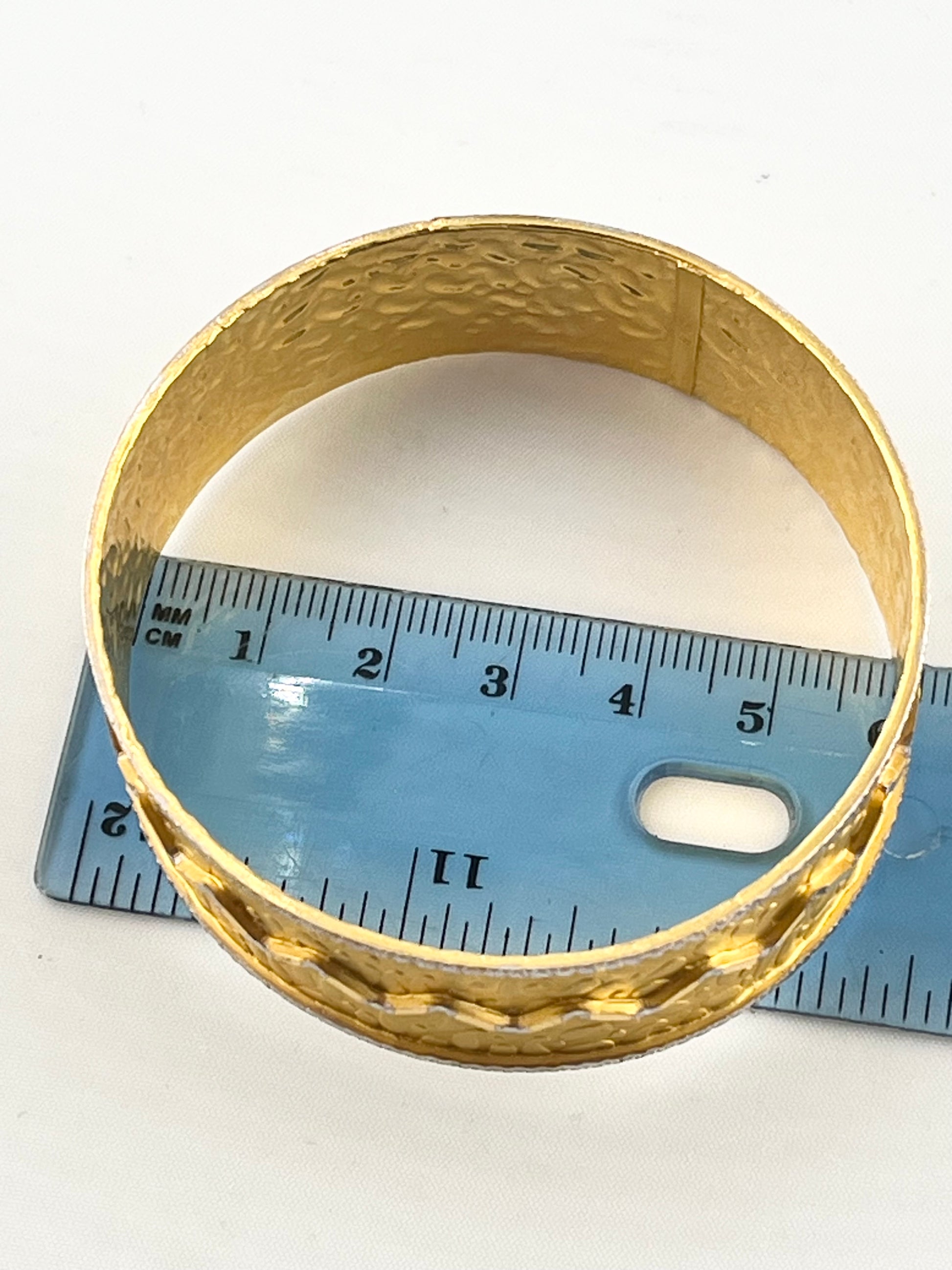 Hand Made 22KT Textured Contrasting White Gold center Chevron Stripe Wide Bangle