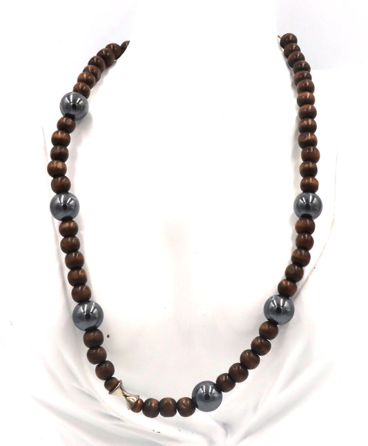 Wooden beads necklace with silver clasp