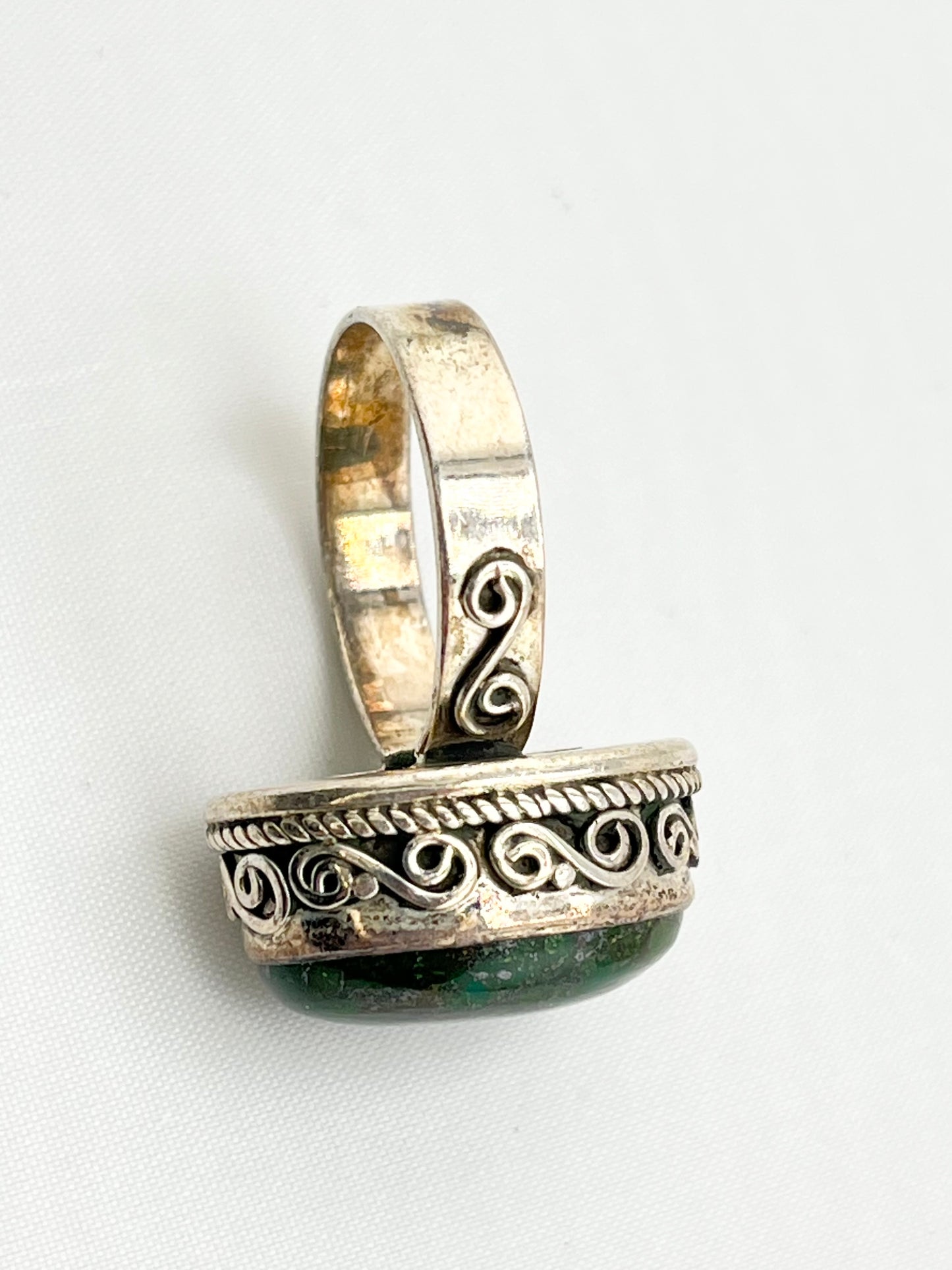 925 Sterling Silver Green Turquoise With Intricate Scrollwork Setting Details Ring