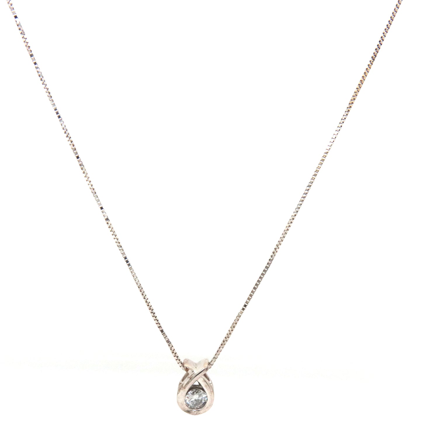 10kt White gold 0.15ctw diamond pendant on chain