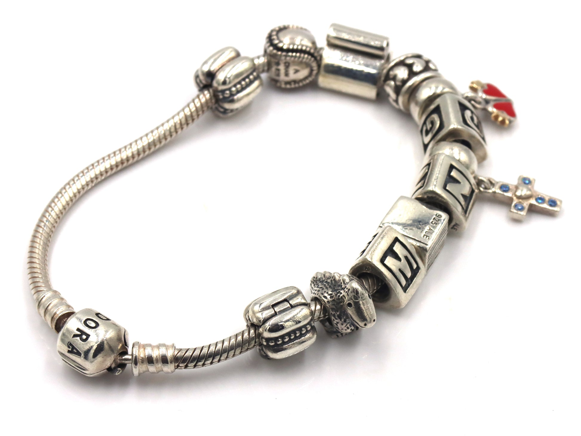 Pandora bracelet with charms in 925 sterling silver