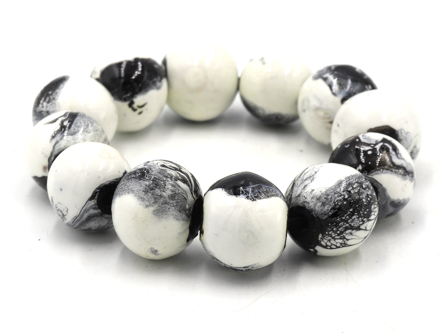 Set of black and white wooden necklace, Bracelet and earrings