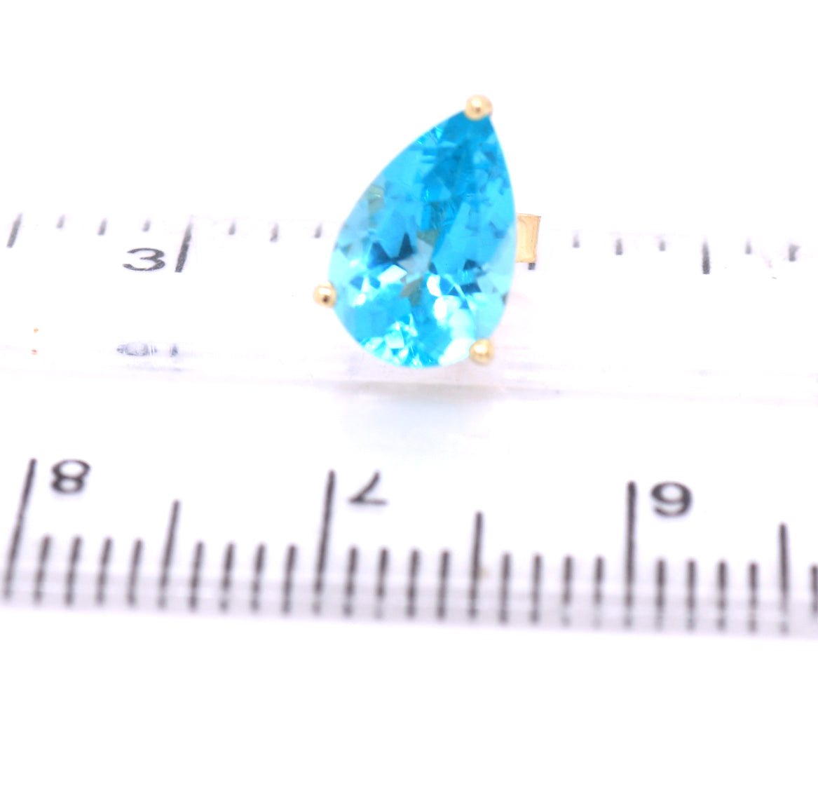 14kt Yellow gold pear shaped quartz stud earrings