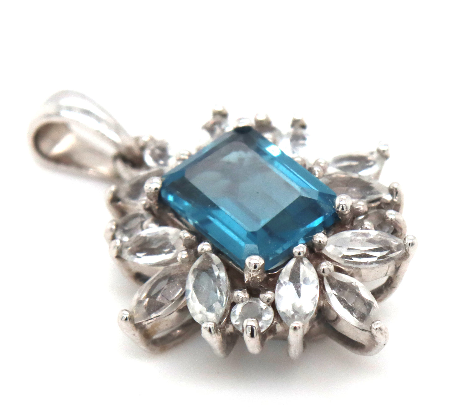 10kt White gold blue and white sapphire pendant