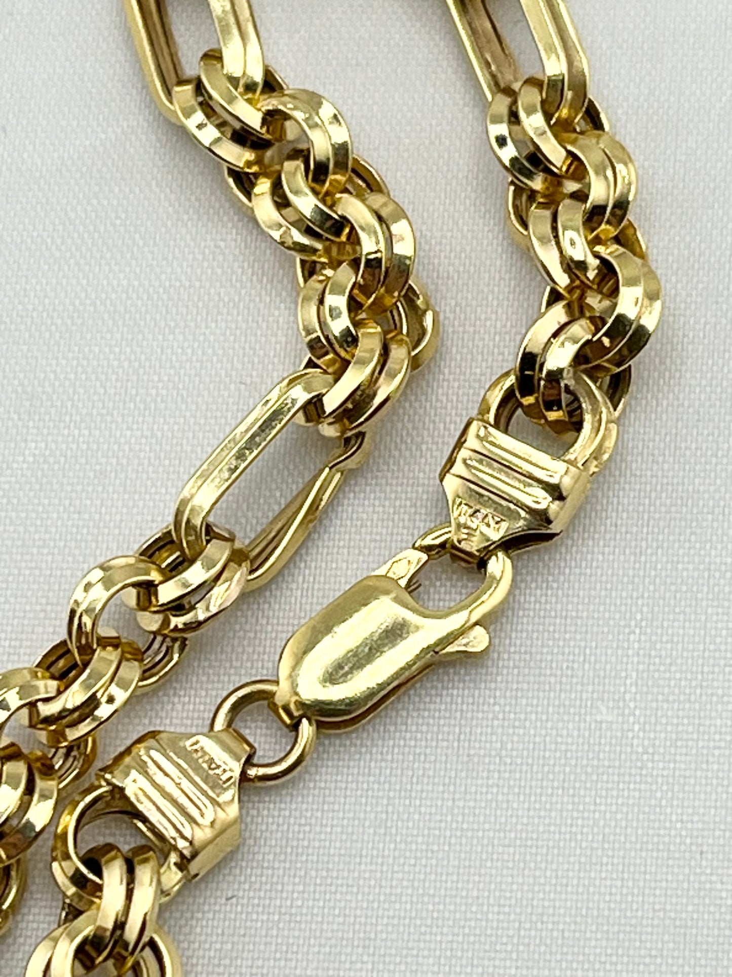 Italian 10KT Yellow Gold Fancy Alternating Round And Alongated Oval Link Bracelet