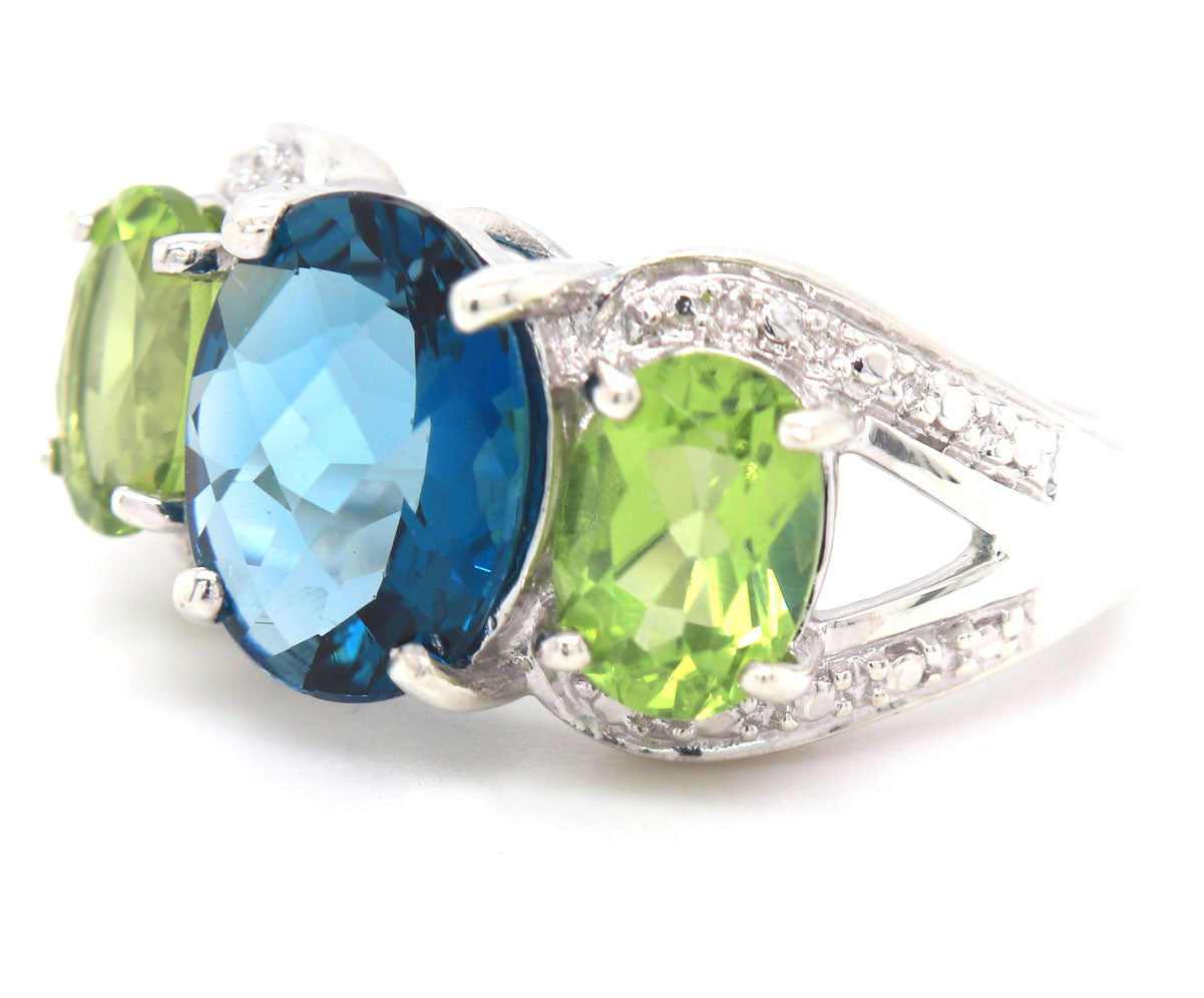 925 Sterling silver Blue topaz and Peridot ring