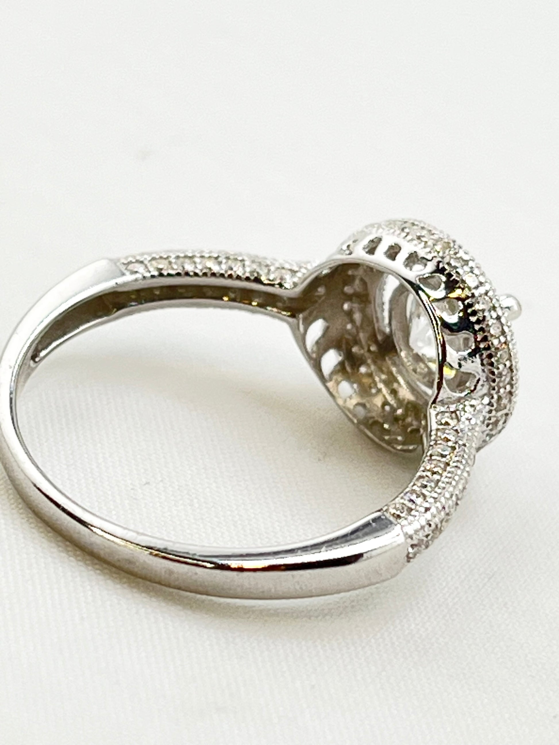925 Sterling Silver TW One Carat Brilliant Cut Moissanite Halo Engagement Ring