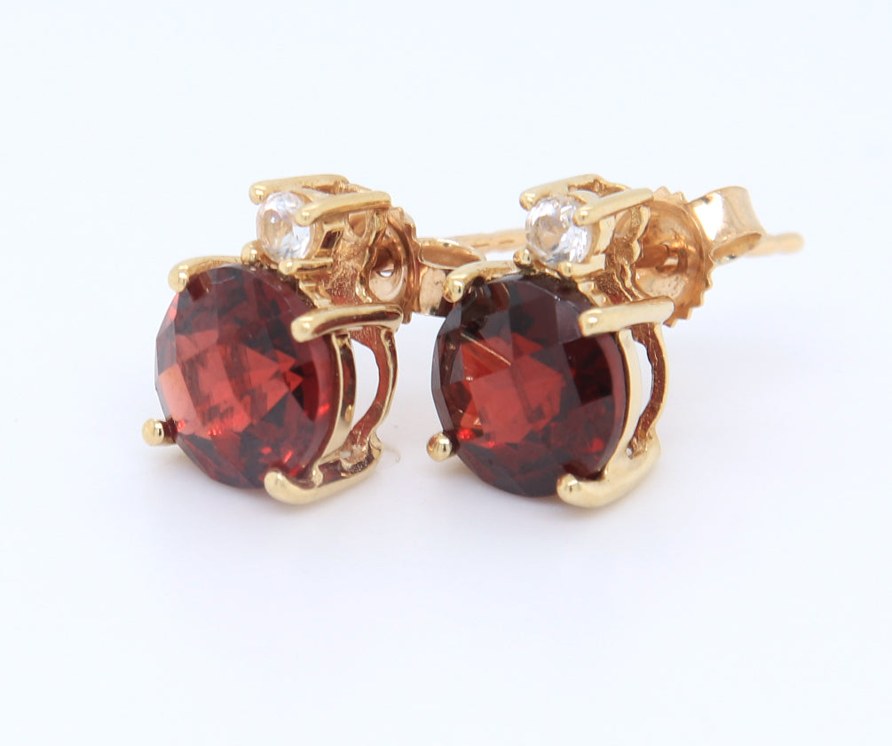 10KT Yellow Gold Set Of Garnet Ring And Earrings