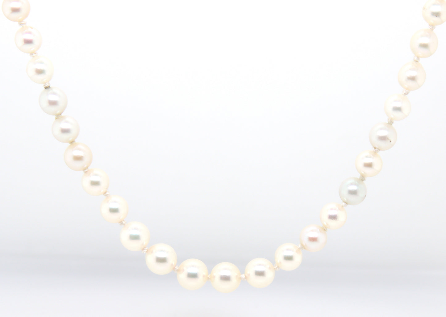 14kt Yellow gold white fresh water pearl necklace