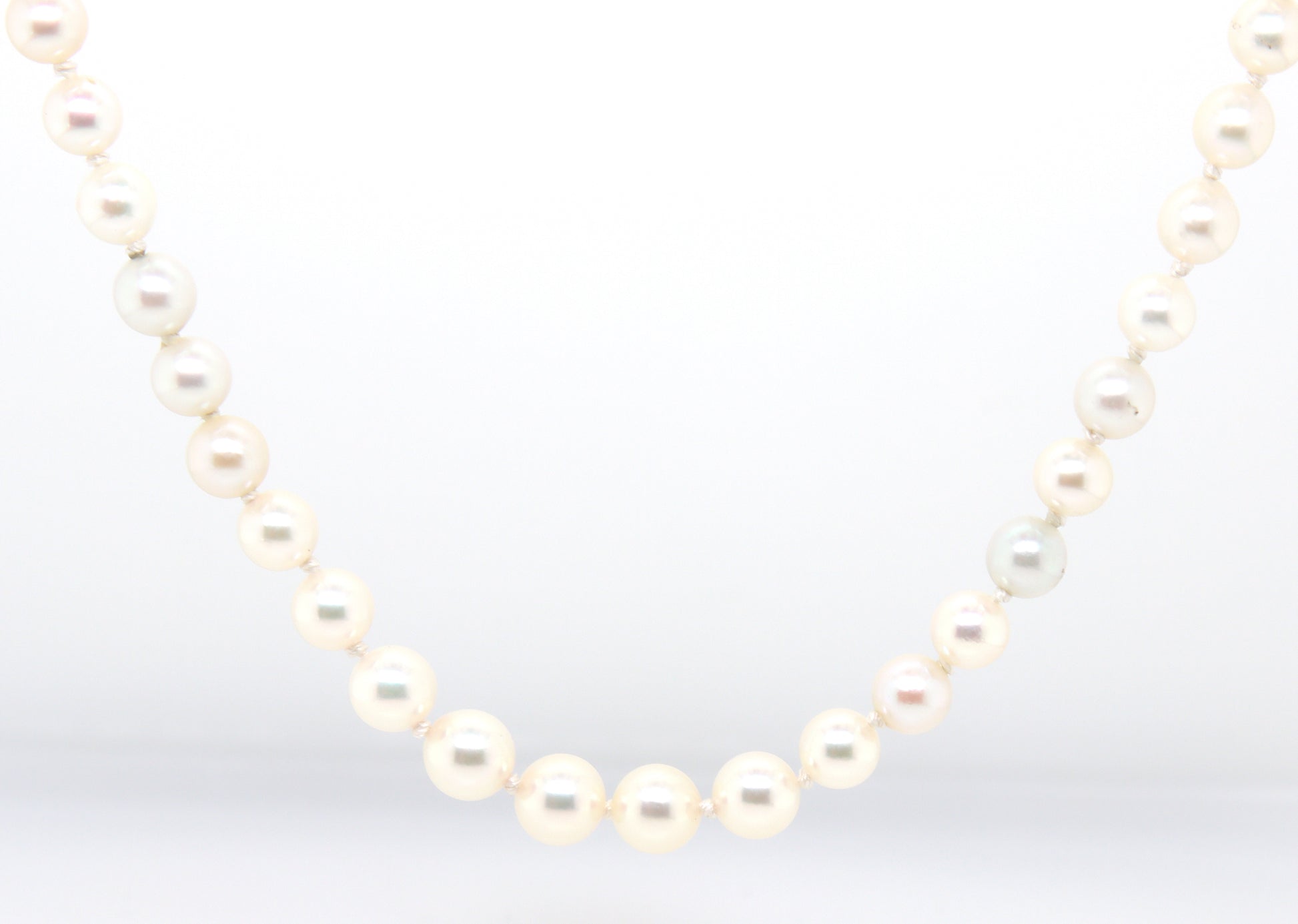 14kt Yellow gold white fresh water pearl necklace