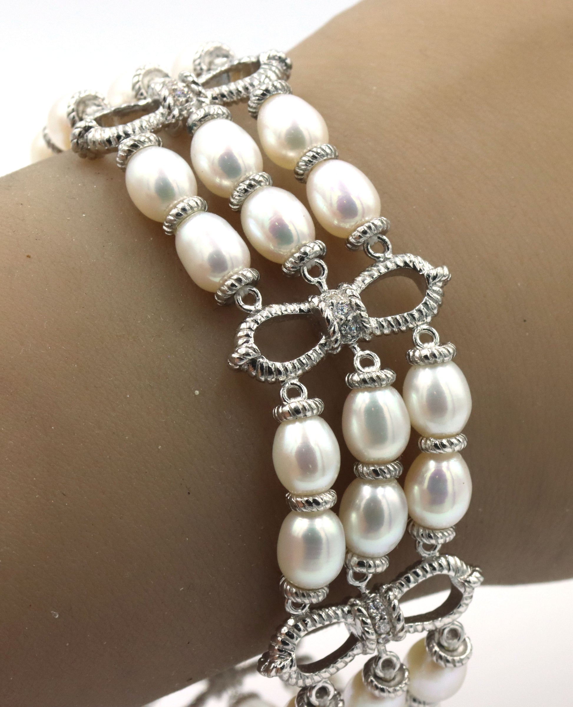 Judith Ripka 925 sterling silver and cultured fresh water pearl strand bracelet
