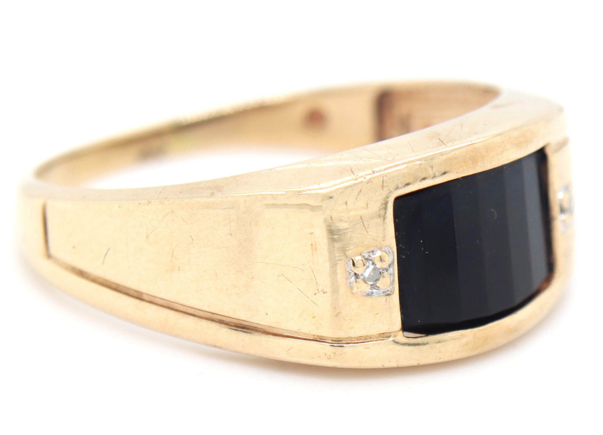 10kt Yellow gold black onyx ring