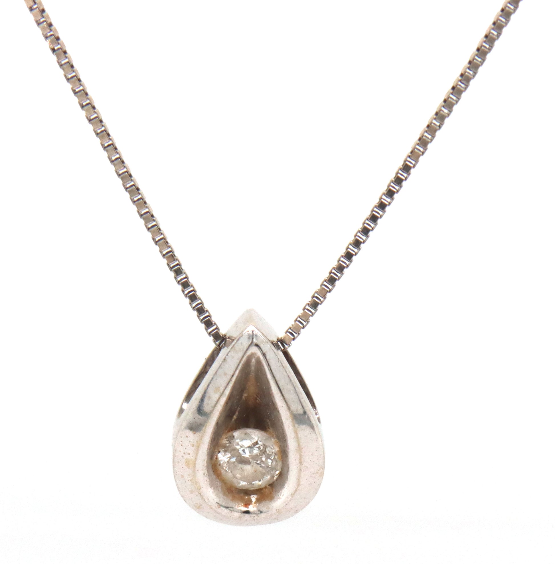 14kt White gold diamond pendant on box chain necklace