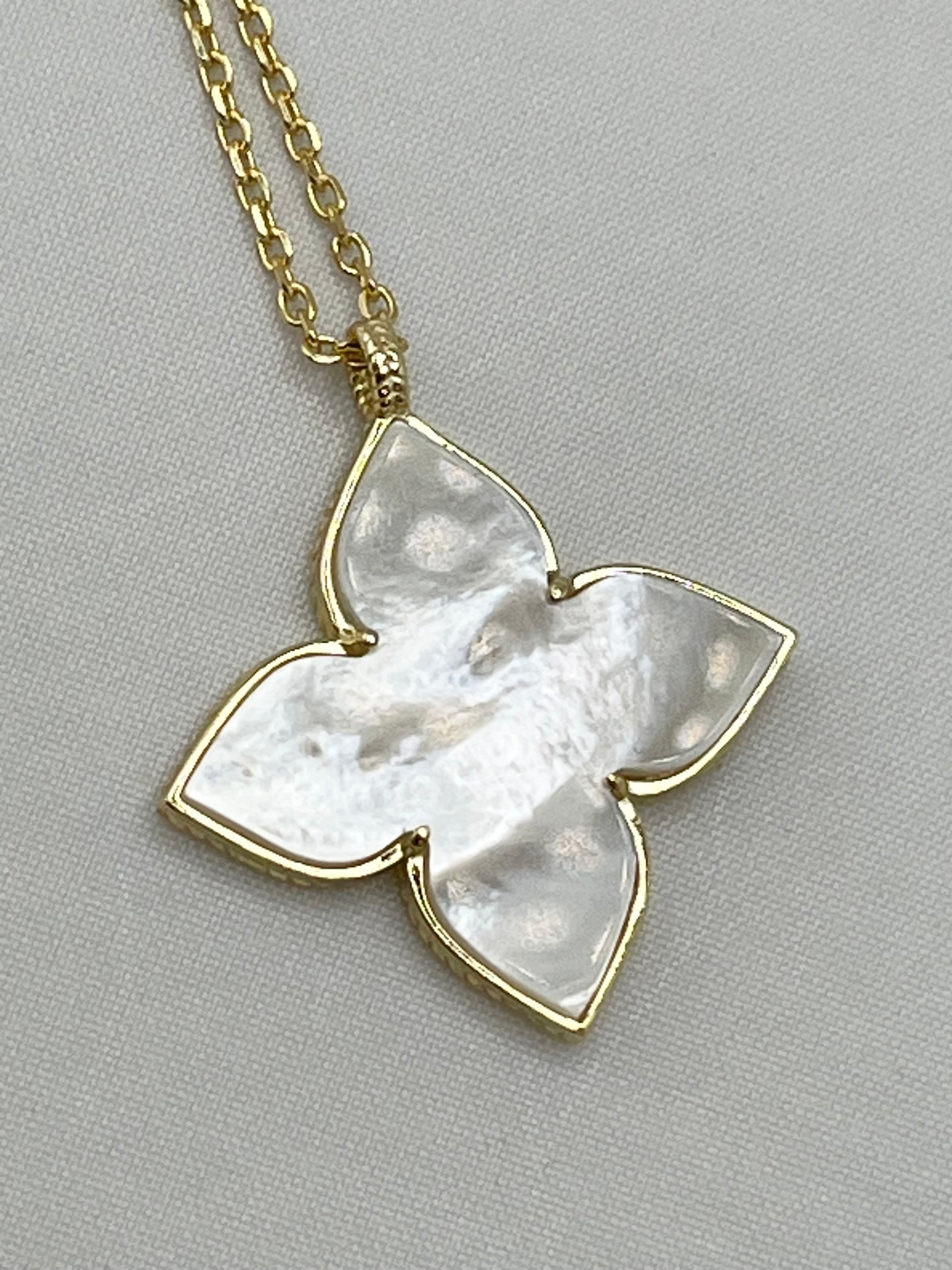 925 Sterling Silver Gold Tone Princess Flower Mother Of Pearl Necklace
