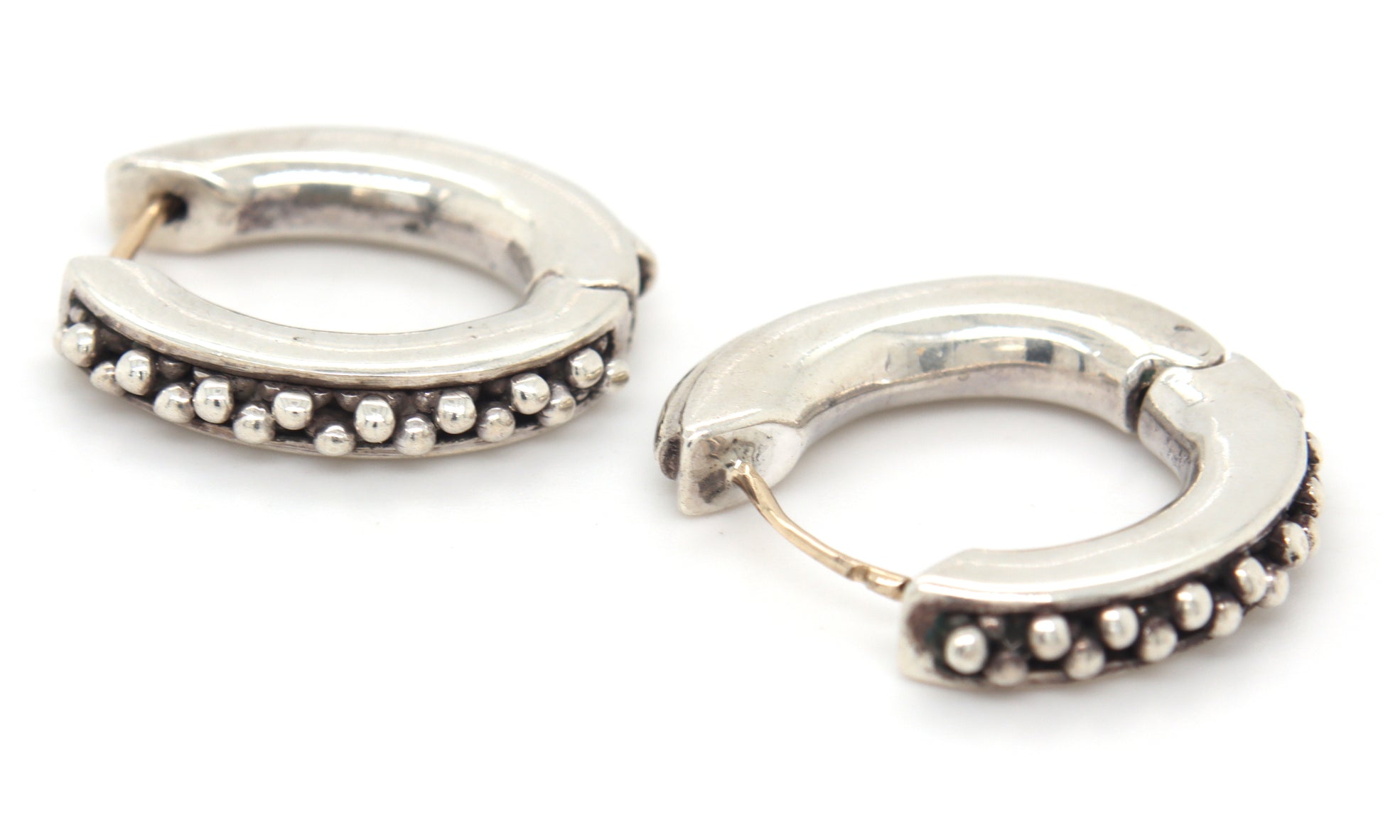 Micheal Dawkins Pebble oval hoop earrings