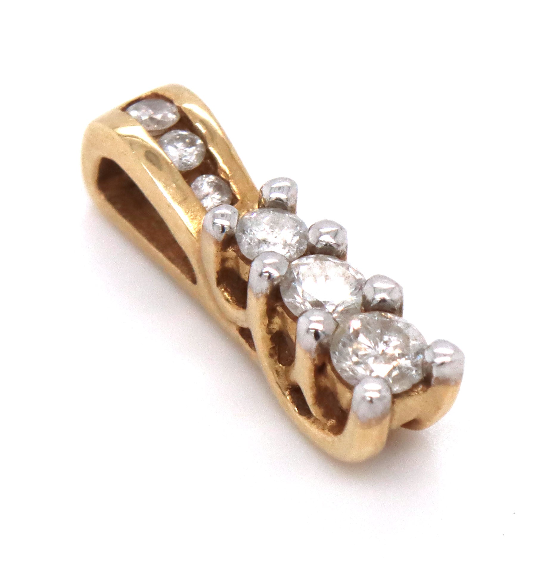 10kt Yellow gold diamond pendant
