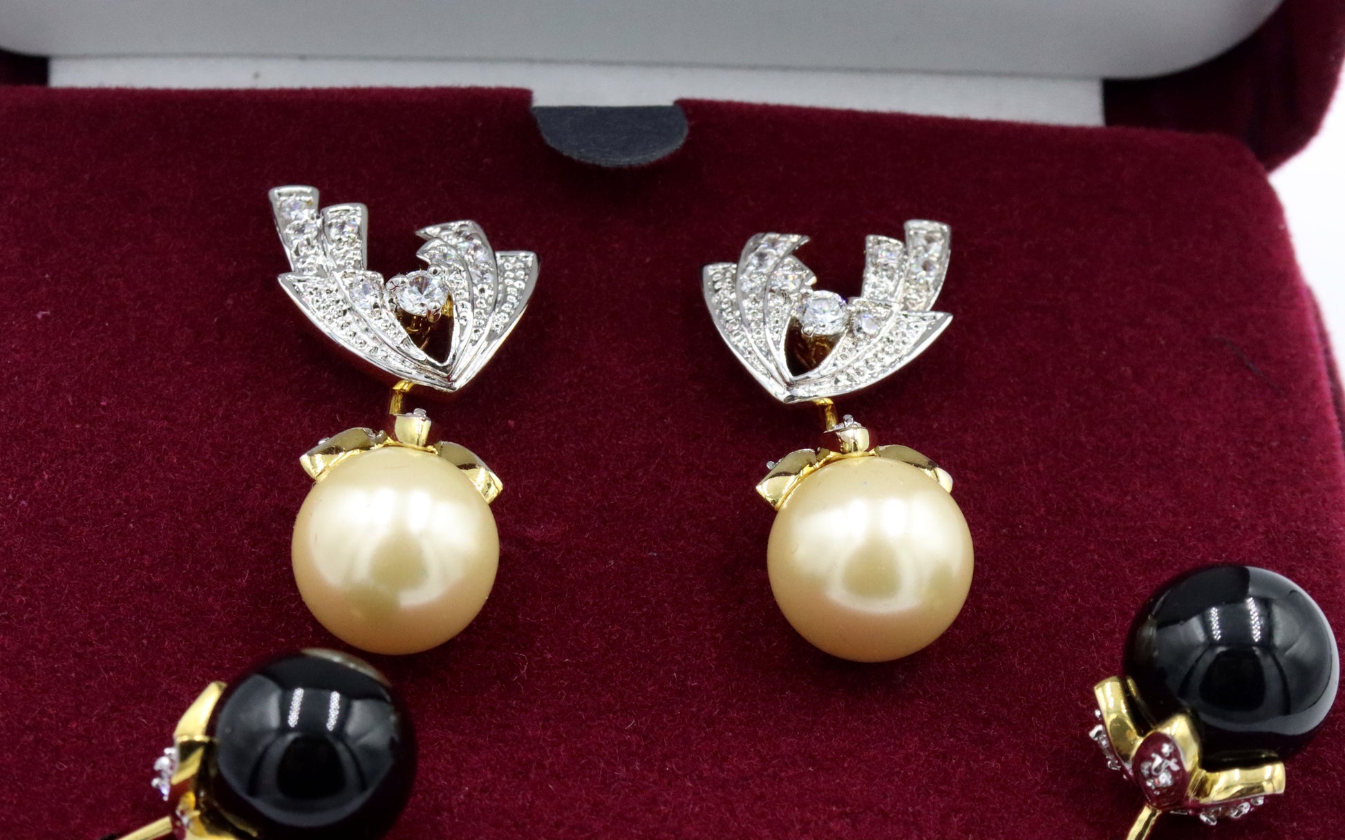 Camrose & Kross Jackie Kennedy gold tone pearl interchanging earrings