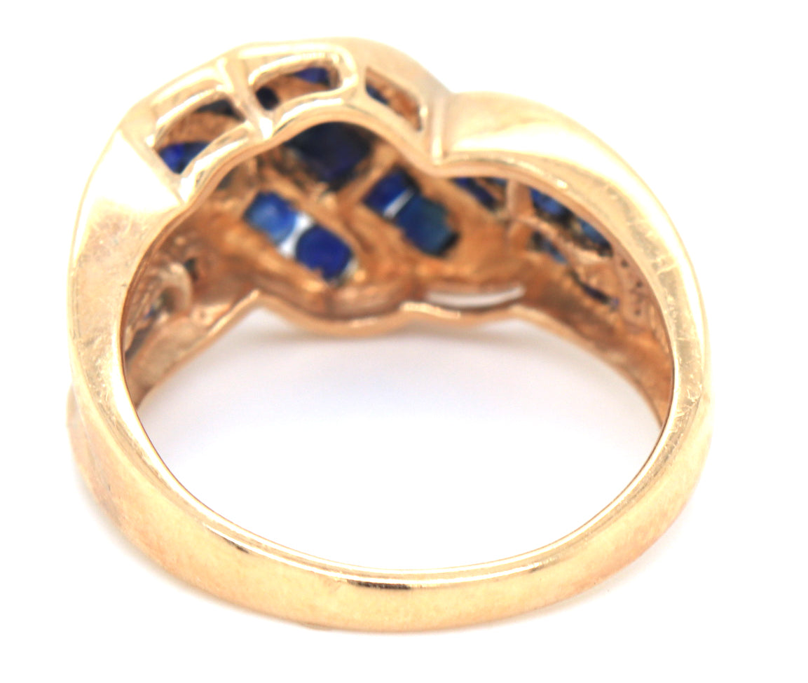 14kt Yellow gold blue sapphire ring