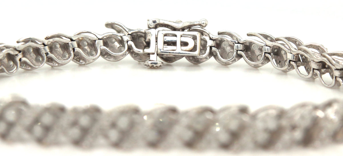 14kt White gold diamond link bracelet