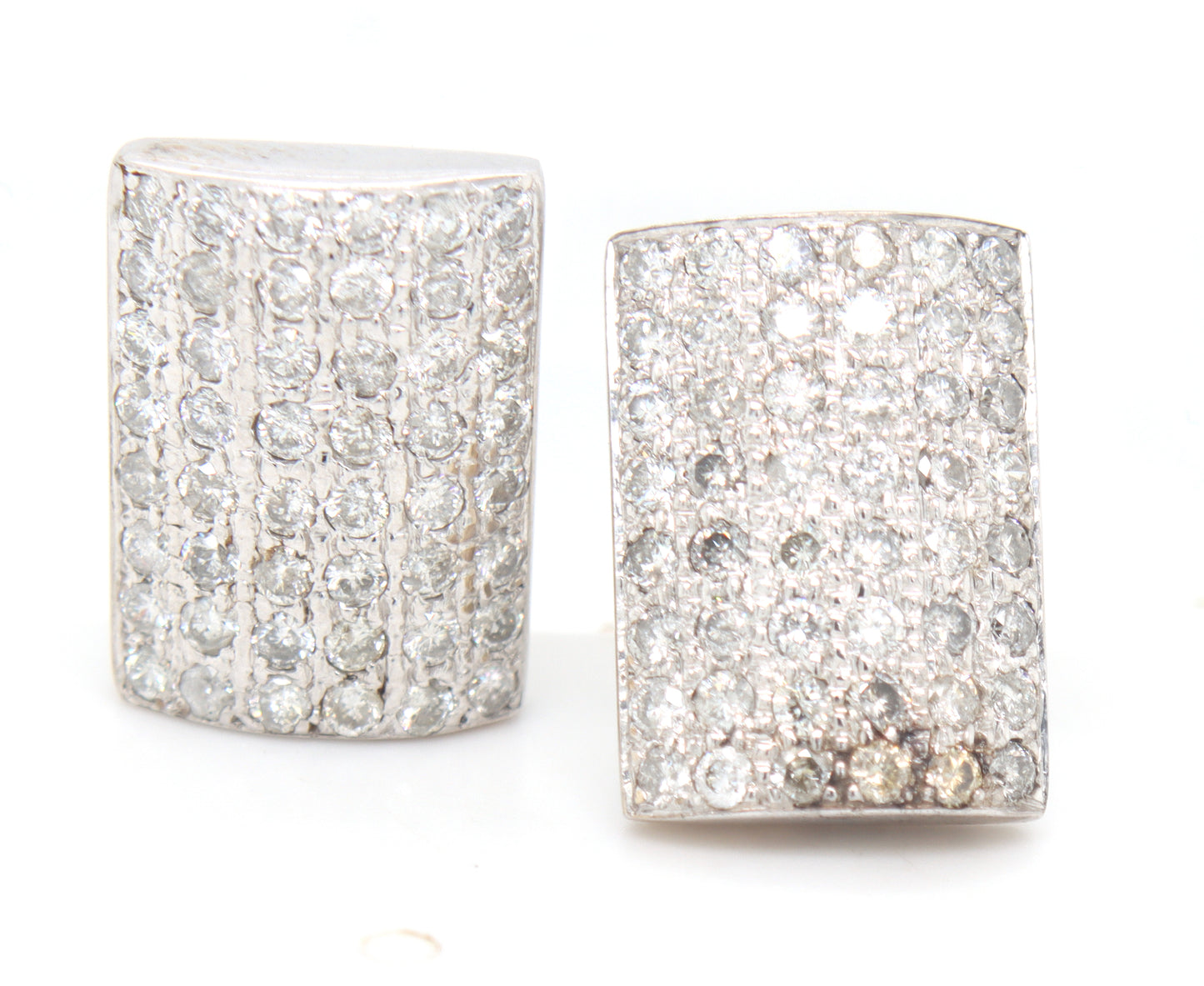 18kt White gold round brilliant cut pave diamond earrings