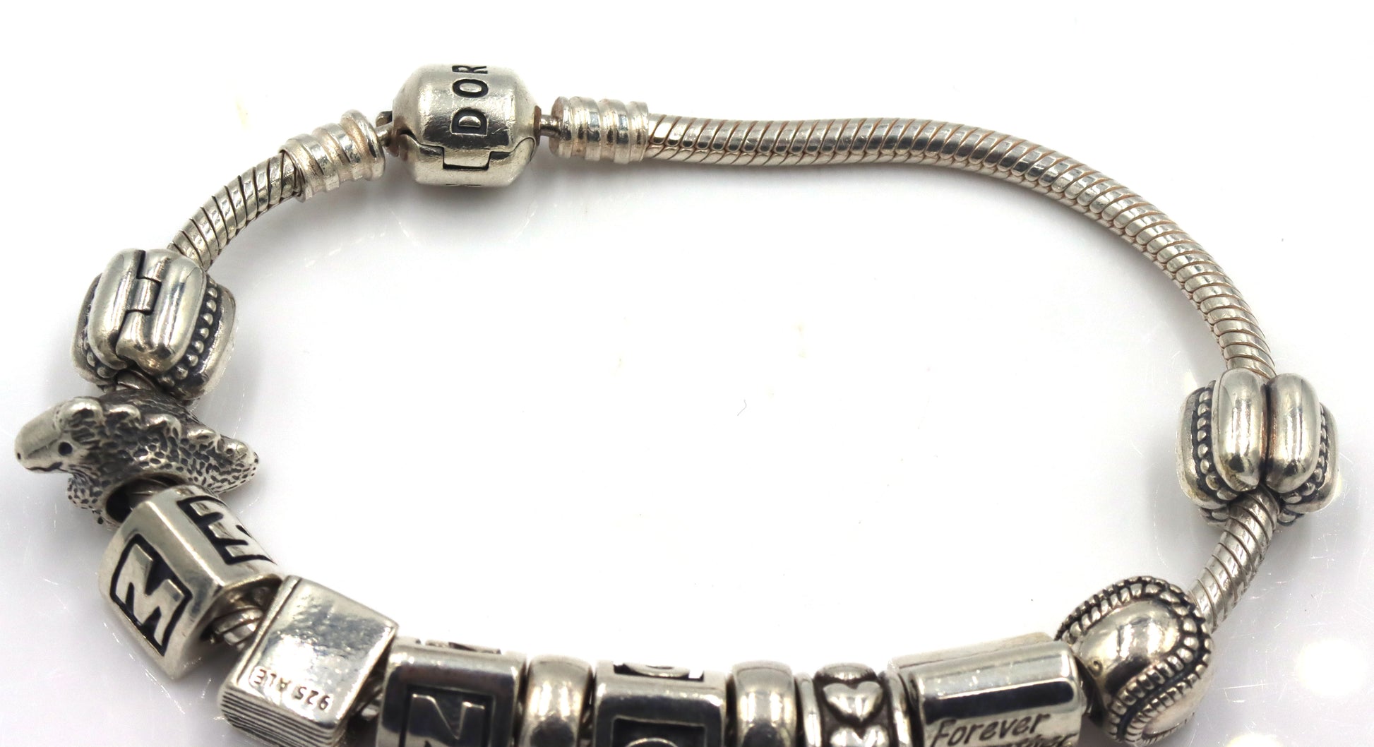 Pandora bracelet with charms in 925 sterling silver