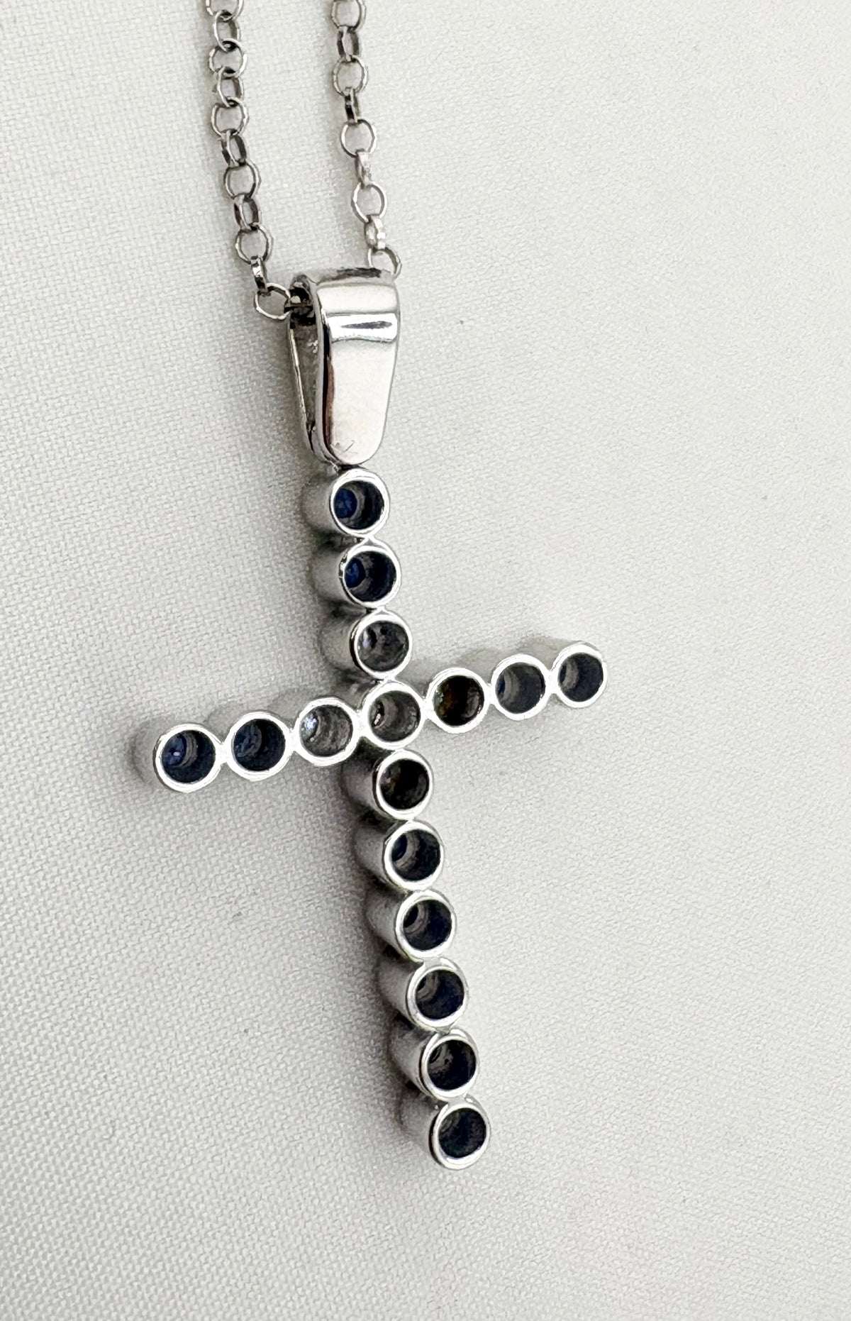 14KT White Gold Bezel Set Natural Diamond And Blue Sapphires  With Cable Style Italian Chain Necklac