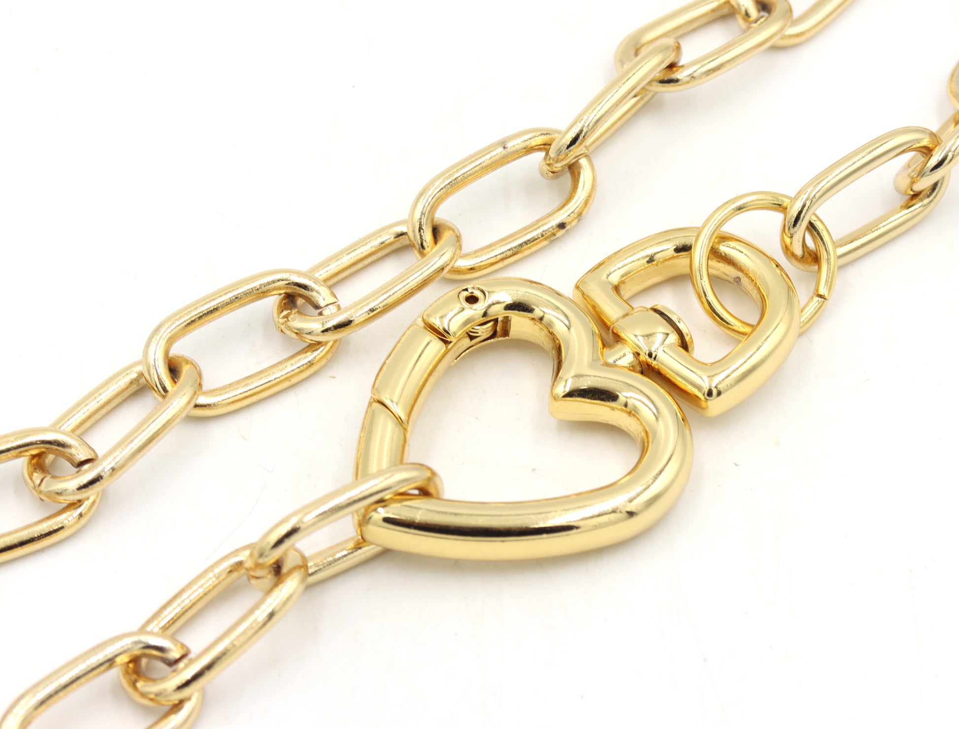 Maxi gold plated chain with heart lock