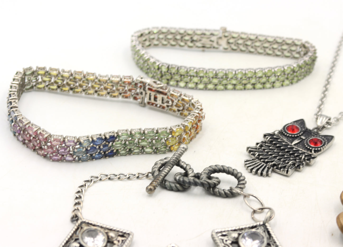 Group lot of fashion jewelry