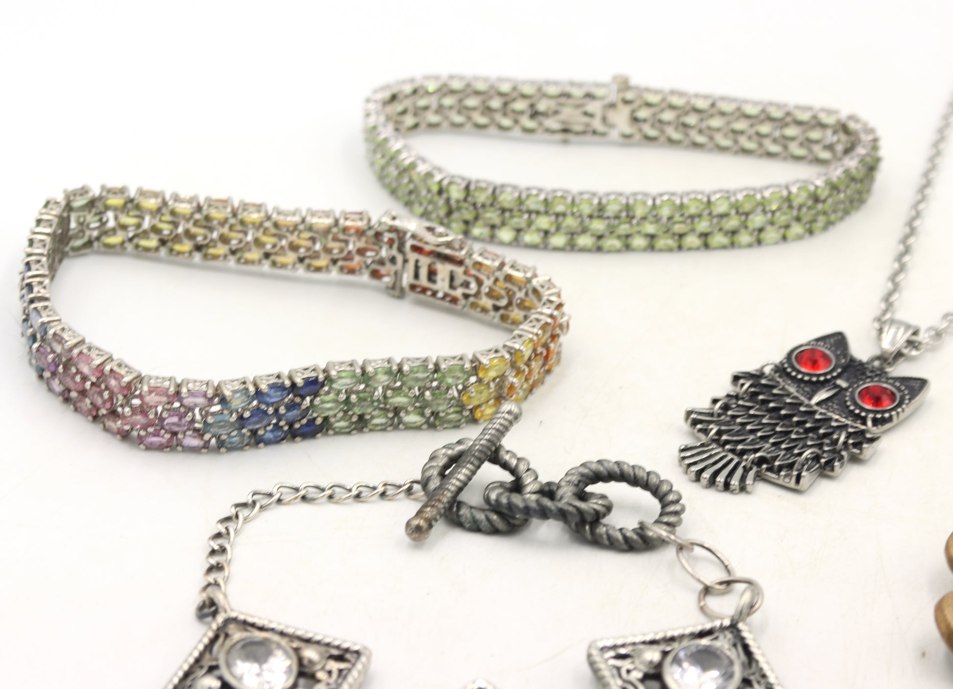 Group lot of fashion jewelry