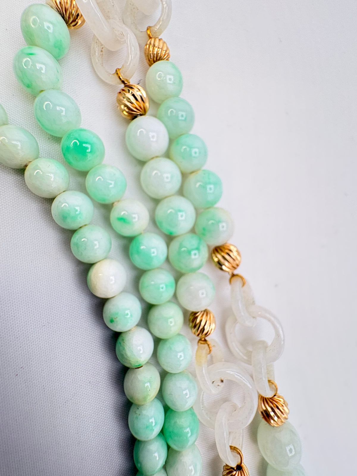 14KT Yellow Gold Vintage Chinese Carved Green and White jade Beaded Necklace With A central Flral Pe