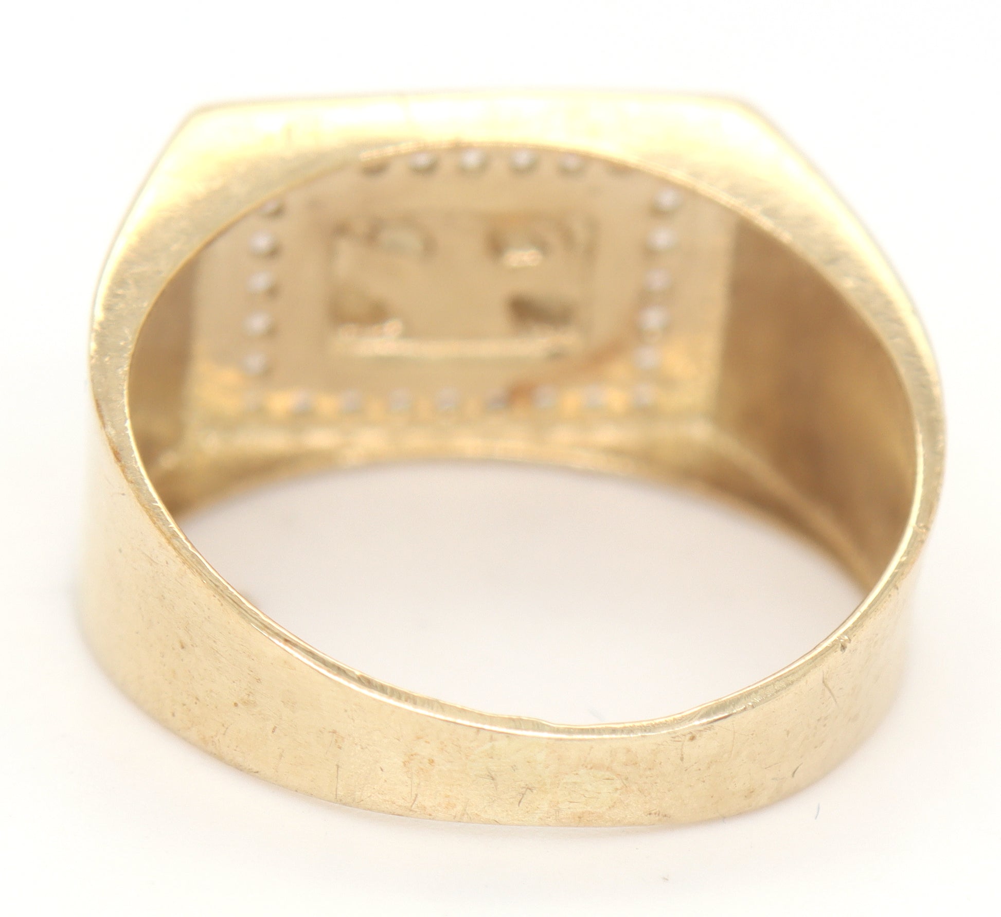 10kt Yellow gold square cubic zirconia ring