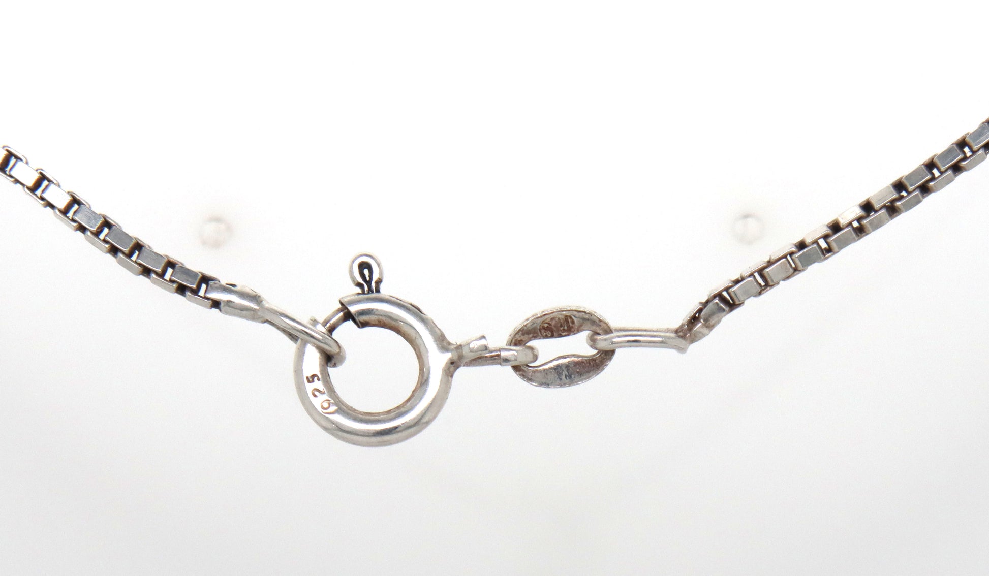 Vintage 925 sterling silver pendant on box chain necklace